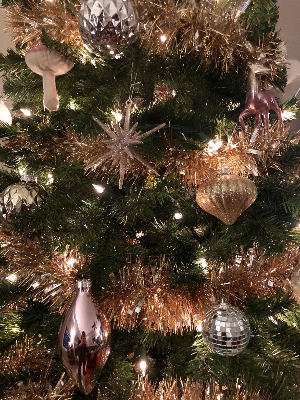National Tree Company 7.5 ft Unlit North Valley Spruce Artificial Christmas Tree, 1,346 Tips, Includes Stand, Green customer photo 1
