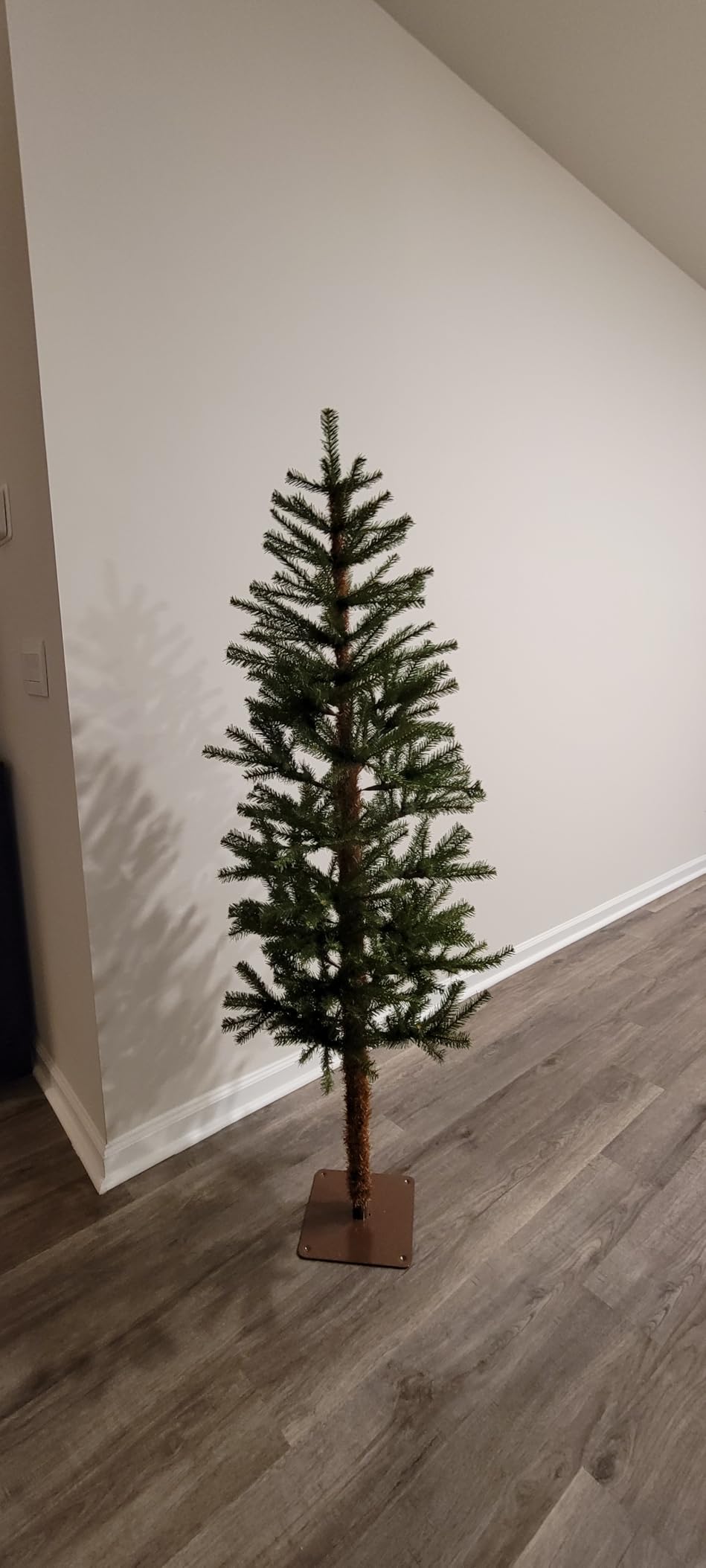 National Tree Company 5 ft Unlit Hickory Cedar Artificial Christmas Tree, 371 Tips, Metal Plate Base, Green customer photo 1