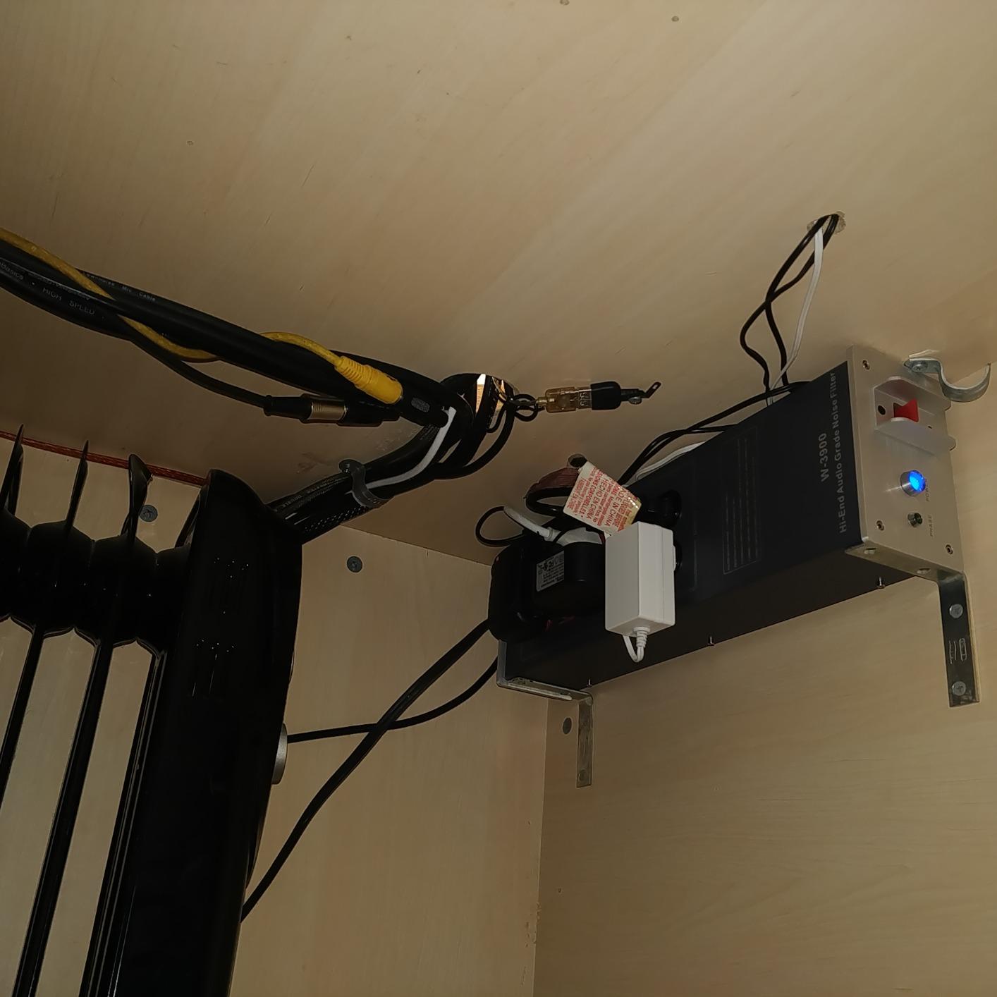 AC Power Filter Power Conditioner - WAudio AC Power Purifier with Surge Protector customer photo 1