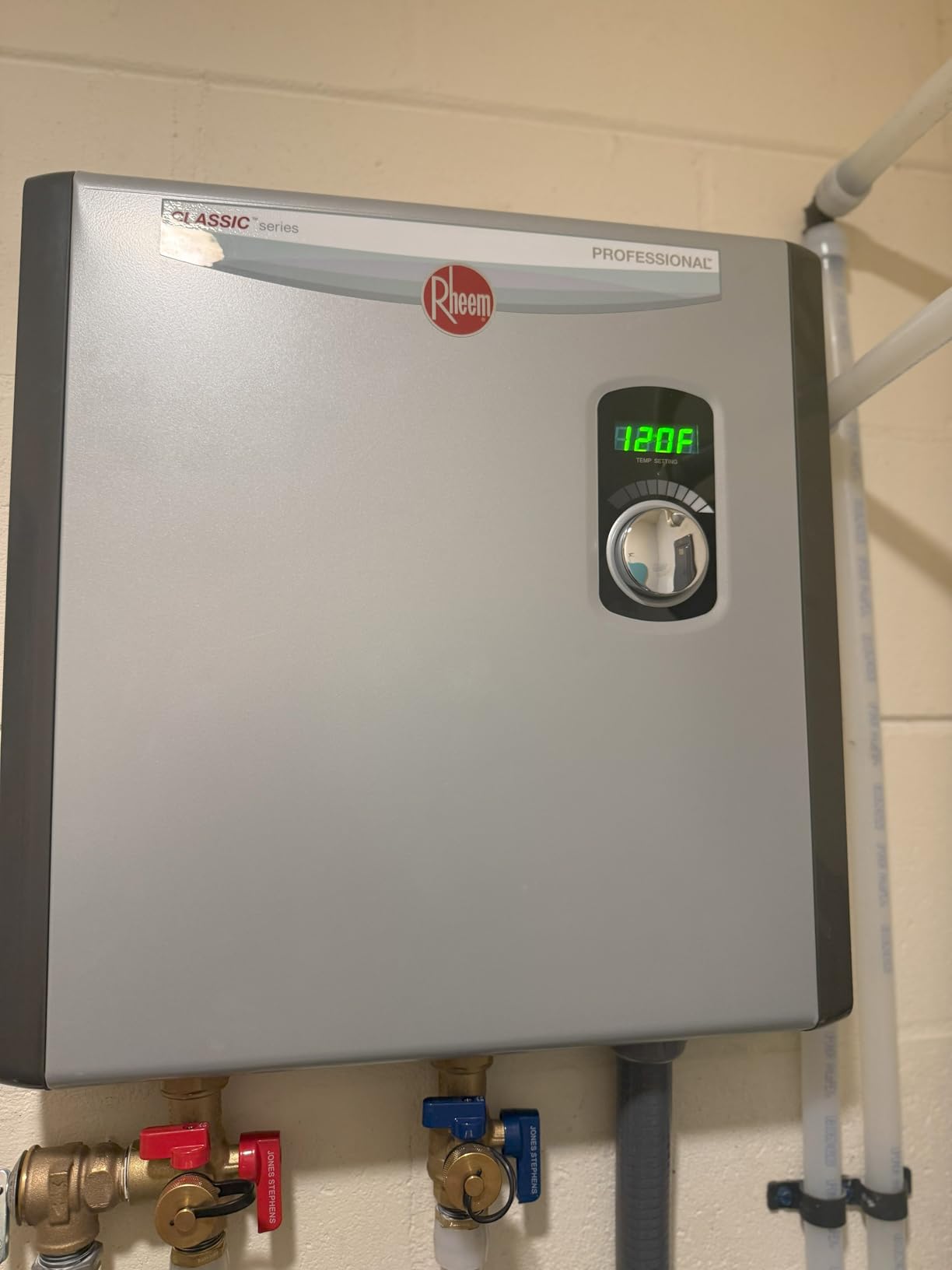 Rheem 8kW 240V Tankless Electric Water Heater customer photo 2