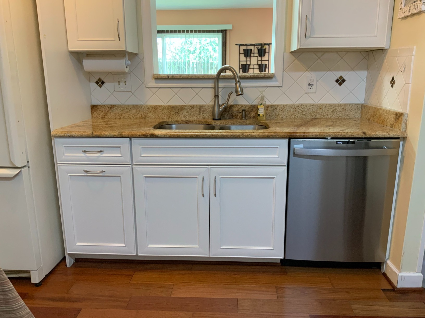 Delta Faucet Leland Brushed Nickel Touch Kitchen Faucet with Pull Down Sprayer, Traditional Single Hole Touch On Kitchen Sink Faucet, Single Handle, SpotShield Stainless 9178T-SP-DST customer photo 1