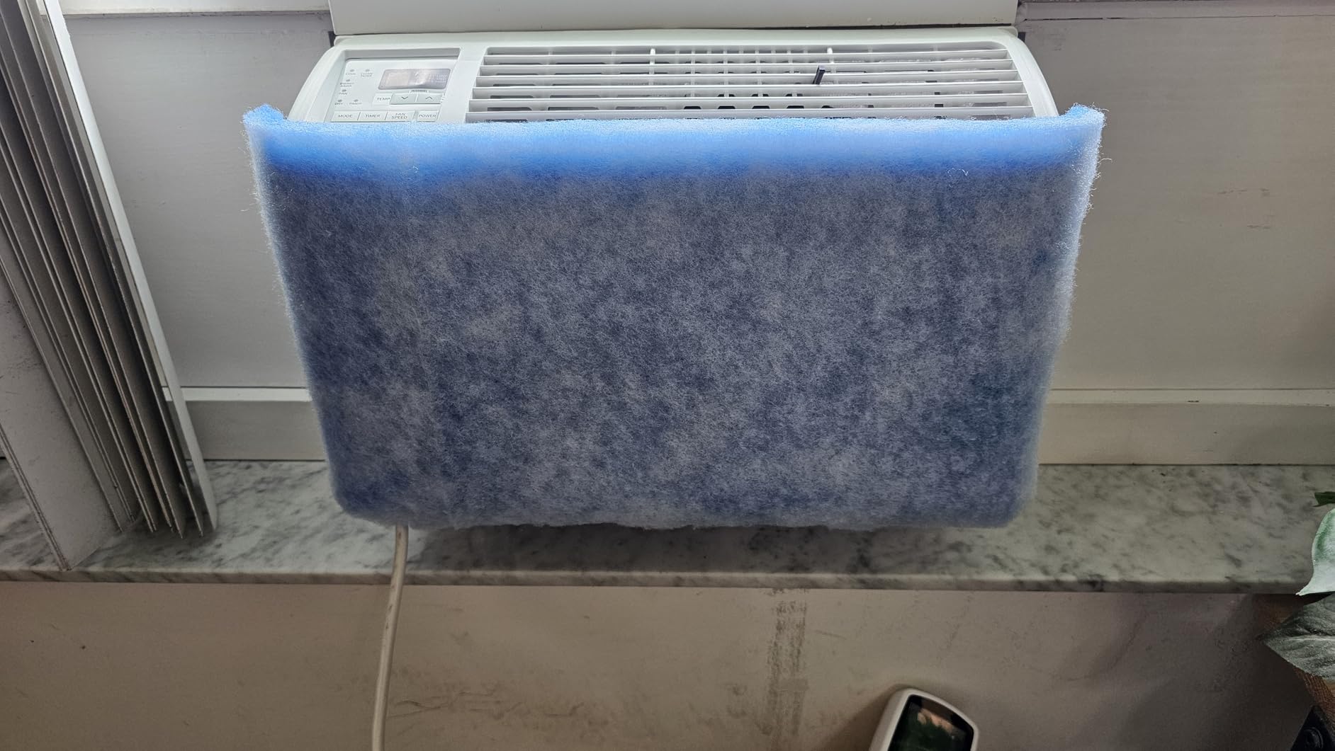 LG 6,000 BTU Window Air Conditioner, 115V, Cools 250 Sq.Ft. for Bedroom, Den, Living Room, Quiet Operation, with Remote, 2 Cooling & Fan Speeds, 2-Way Air Deflection, Auto Restart, White customer photo 1