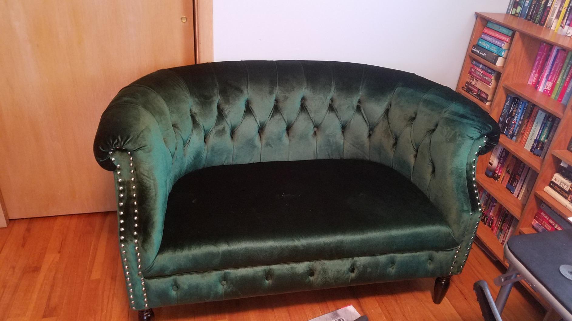 GDFStudio Melaina Tufted Chesterfield Velvet Loveseat with Scrolled Arms, Emerald and Dark Brown customer photo 2