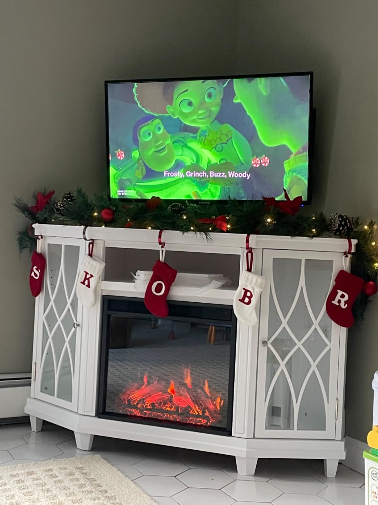 Real Flame Lynette Electric Fireplace TV Stand with Remote Control, Corner Unit, 1500 Watts, Grey (1750E-GRY) customer photo 1