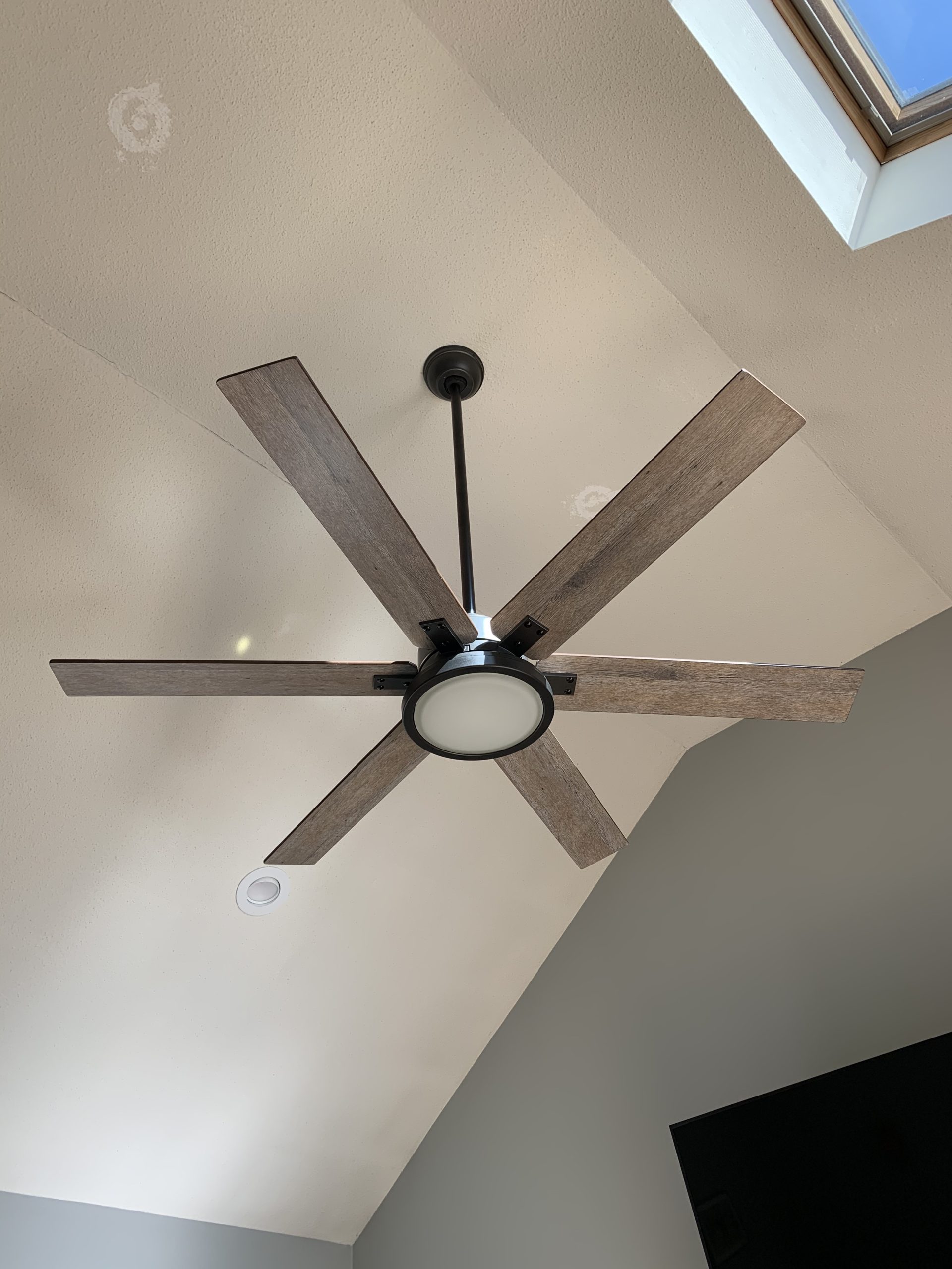 Hunter Fan Company 59461 Warrant 60 Inch Multiple Speed Ceiling Fan with LED Light, Remote Control, and Reversible Blades, Noble Bronze Finish customer photo 1