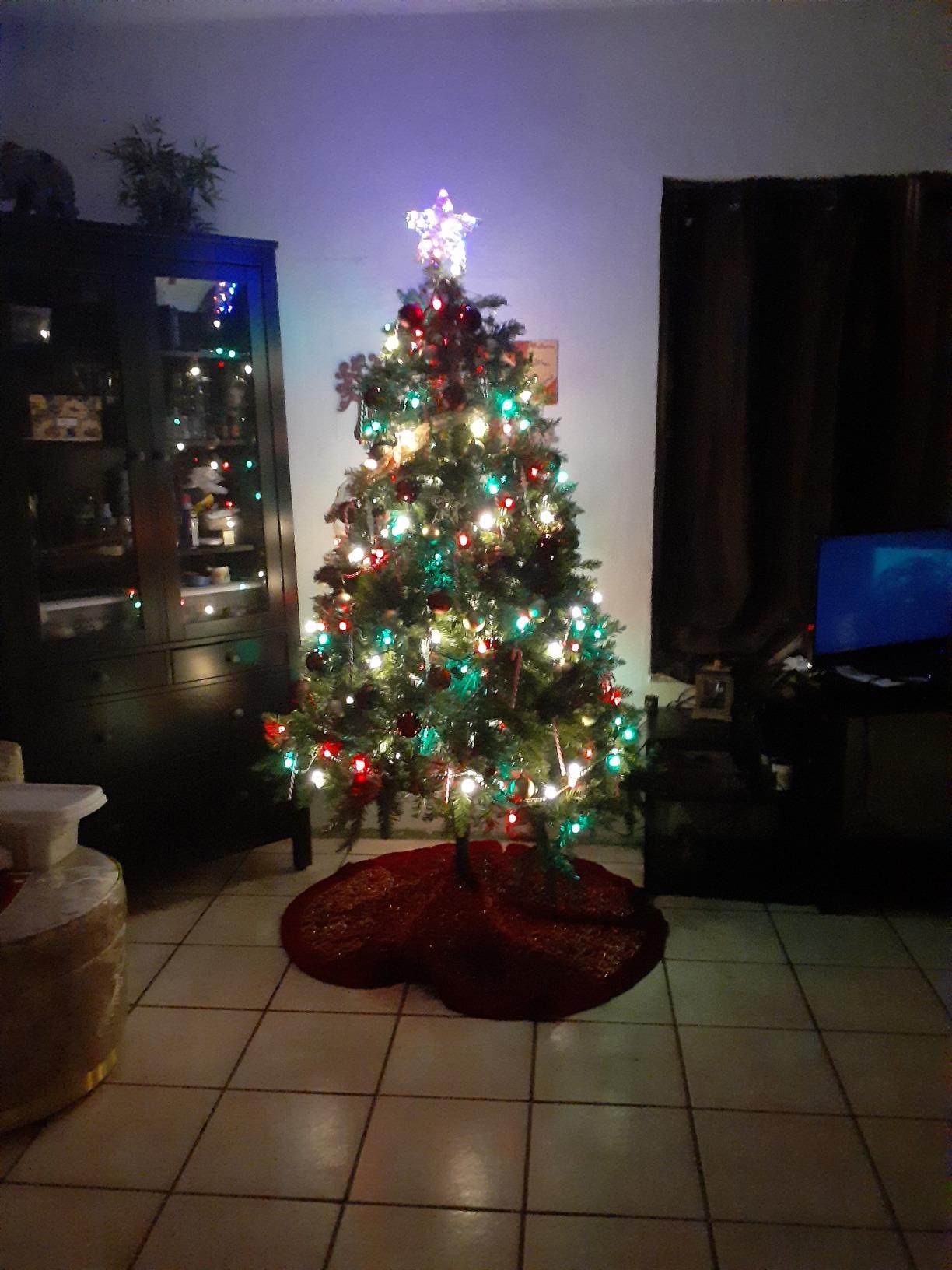 Best Choice Products Douglas Fir Christmas Tree, 7.5ft Unlit Artificial Full Fir Holiday Decoration, Realistic Appearance w/Metal Stand customer photo 1