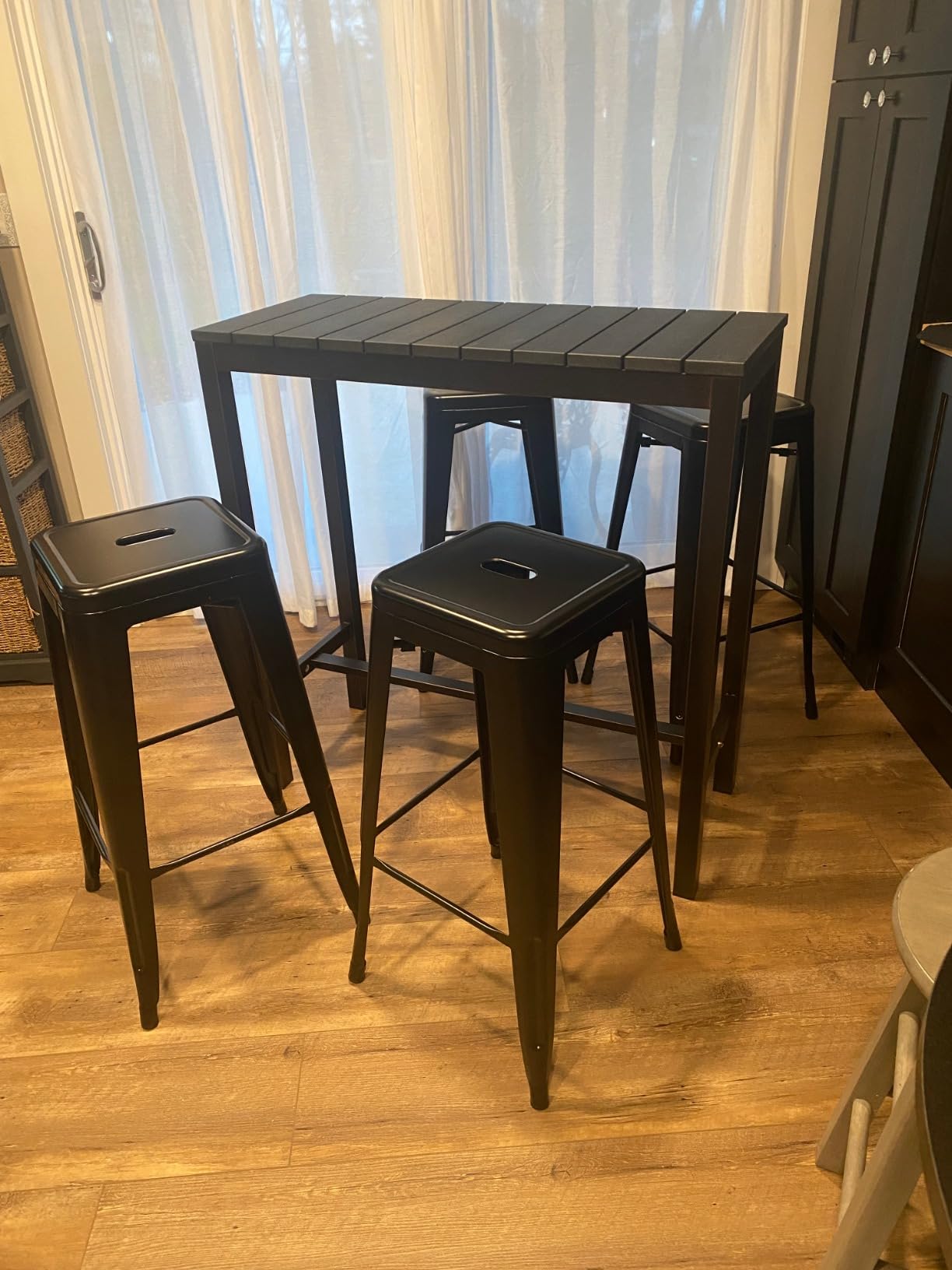 Yaheetech 30 Inch Metal Bar Stools Set of 4, Bar Height Backless Bartools, Industrial Stackable Bar Chairs with Footrest for Kitchen/Dining Room/Bistro/Patio, Black customer photo 1