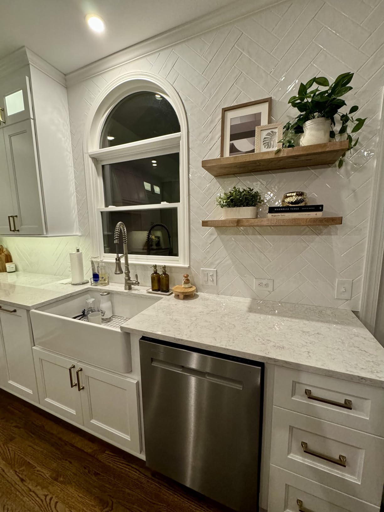 Moen Weymouth Spot Resist Stainless One Handle Pre-Rinse Spring Pulldown Kitchen Faucet, Traditional Farmhouse Kitchen Sink Faucet with Power Boost, S73104SRS customer photo 1