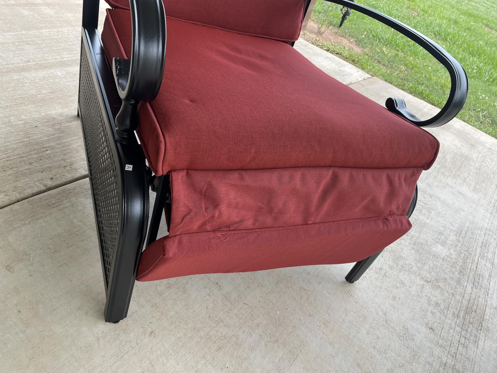 Kozyard Adjustable Outdoor Reclining Lounge Chair, Cushioned Patio Chaise Lounge with Extendable Metal Frame for Sunbathing Reading Relaxing Outdoor Recliner Beige customer photo 1