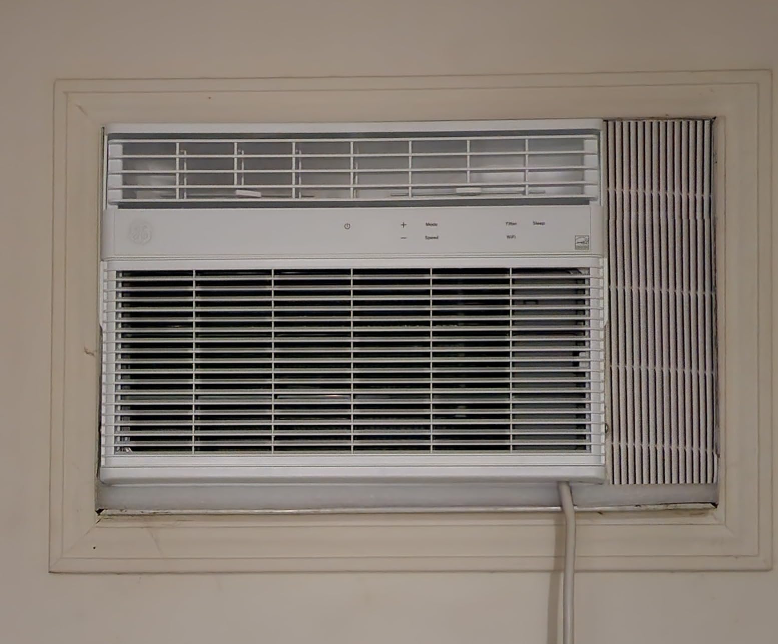 Window Air Conditioner 10000 BTU, Wi-Fi Enabled, Energy-Efficient Cooling for Medium Rooms, 10K BTU Window AC Unit with Easy Install Kit, Control Using Remote or Smartphone App customer photo 1