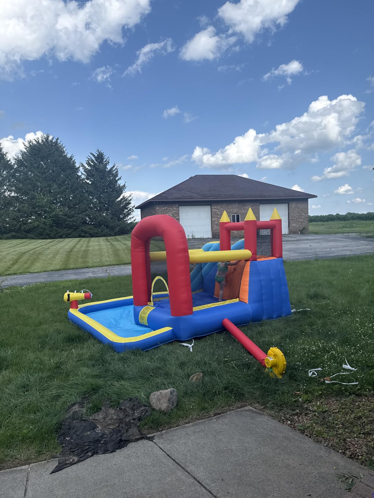 Inflatable Water Slide Bounce House, Slide Bouncer Castle Playhouse with Splash Pool, Jump Area, Climbing Wall, Basketball Hoop, 450W Air Blower for Kids Backyard Indoor Outdoor Use, Free Water Gun customer photo 2