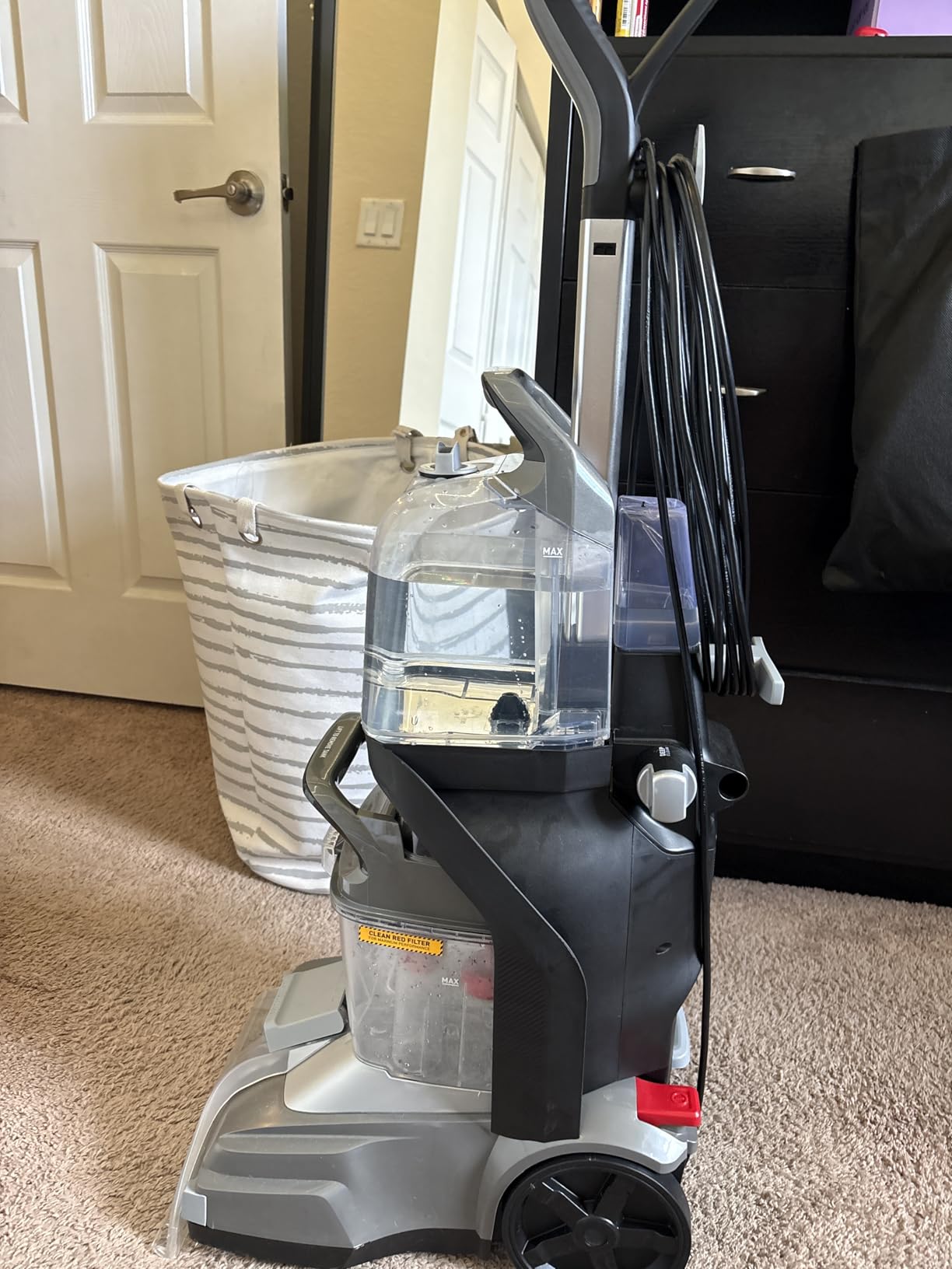 Hoover Powerscrub XL Pet Carpet Cleaner Machine, Upright Shampooer, FH68050, Black customer photo 2