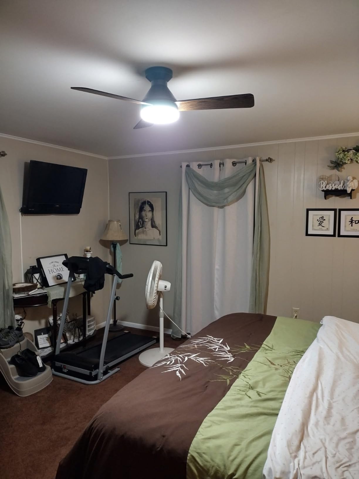 Amico Ceiling Fans with Lights, 42 inch Low Profile Ceiling Fan with Light and Remote Control, Flush Mount, Reversible, 3CCT, Dimmable, Noiseless, White Ceiling Fan for Bedroom, Indoor/Outdoor Use customer photo 1