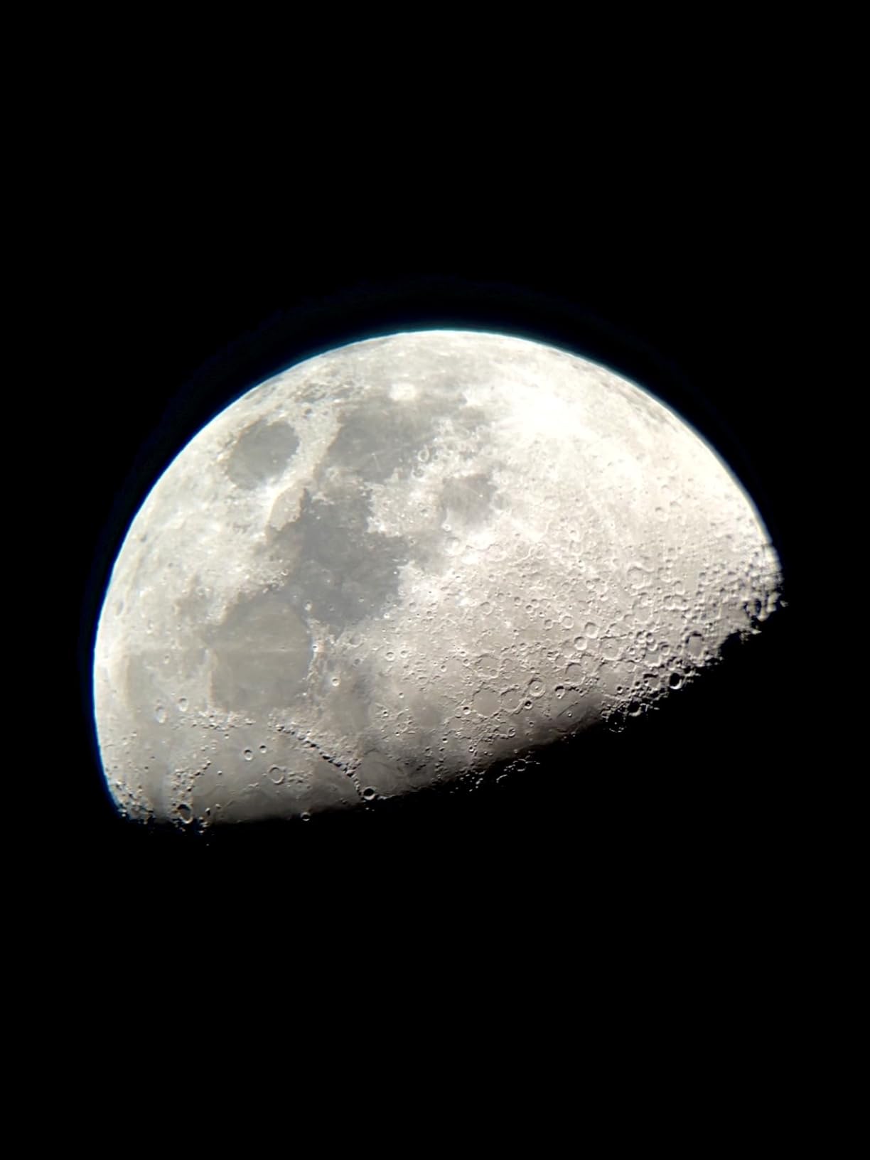 Celestron StarSense Explorer 114AZ App-Enabled Tabletop Dobsonian Telescope | 114mm Newtonian, Starsense App with Smartphone Dock, 17mm and 10mm Eyepieces, Starpointer Finder customer photo 2