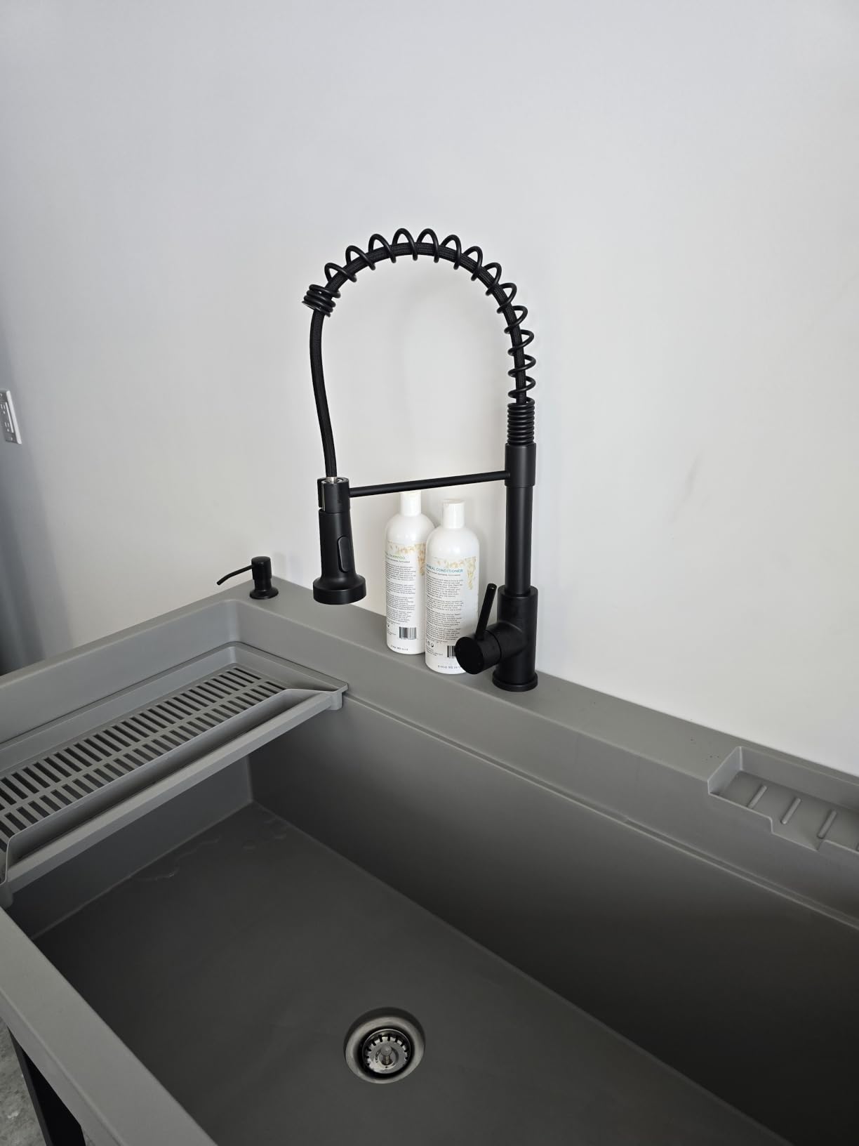 OWOFAN Touchless Pull Down Kitchen Faucet LED Light Black | Temperature LED Light, Single Handle Kitchen Sink Faucet, Motion Sensor, Smart Hands-Free, Lead-Free Stainless Steel customer photo 1