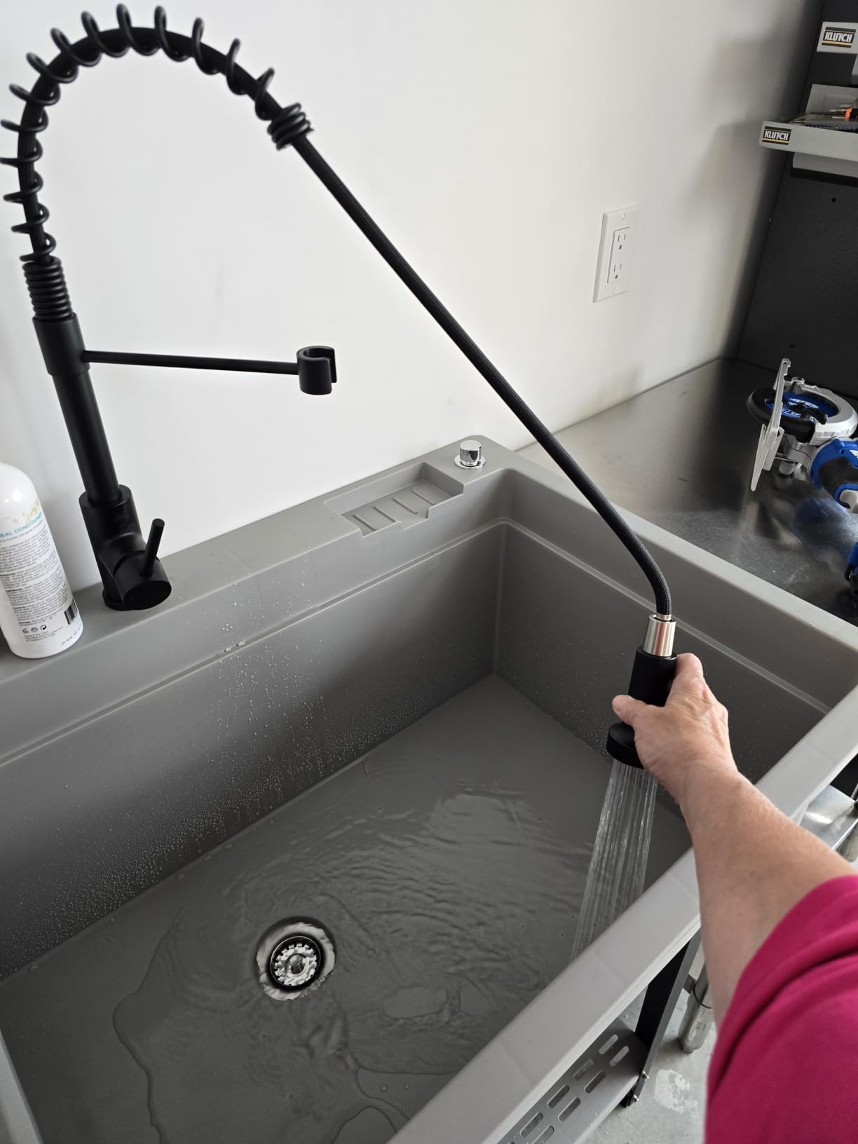 OWOFAN Touchless Pull Down Kitchen Faucet LED Light Black | Temperature LED Light, Single Handle Kitchen Sink Faucet, Motion Sensor, Smart Hands-Free, Lead-Free Stainless Steel customer photo 2