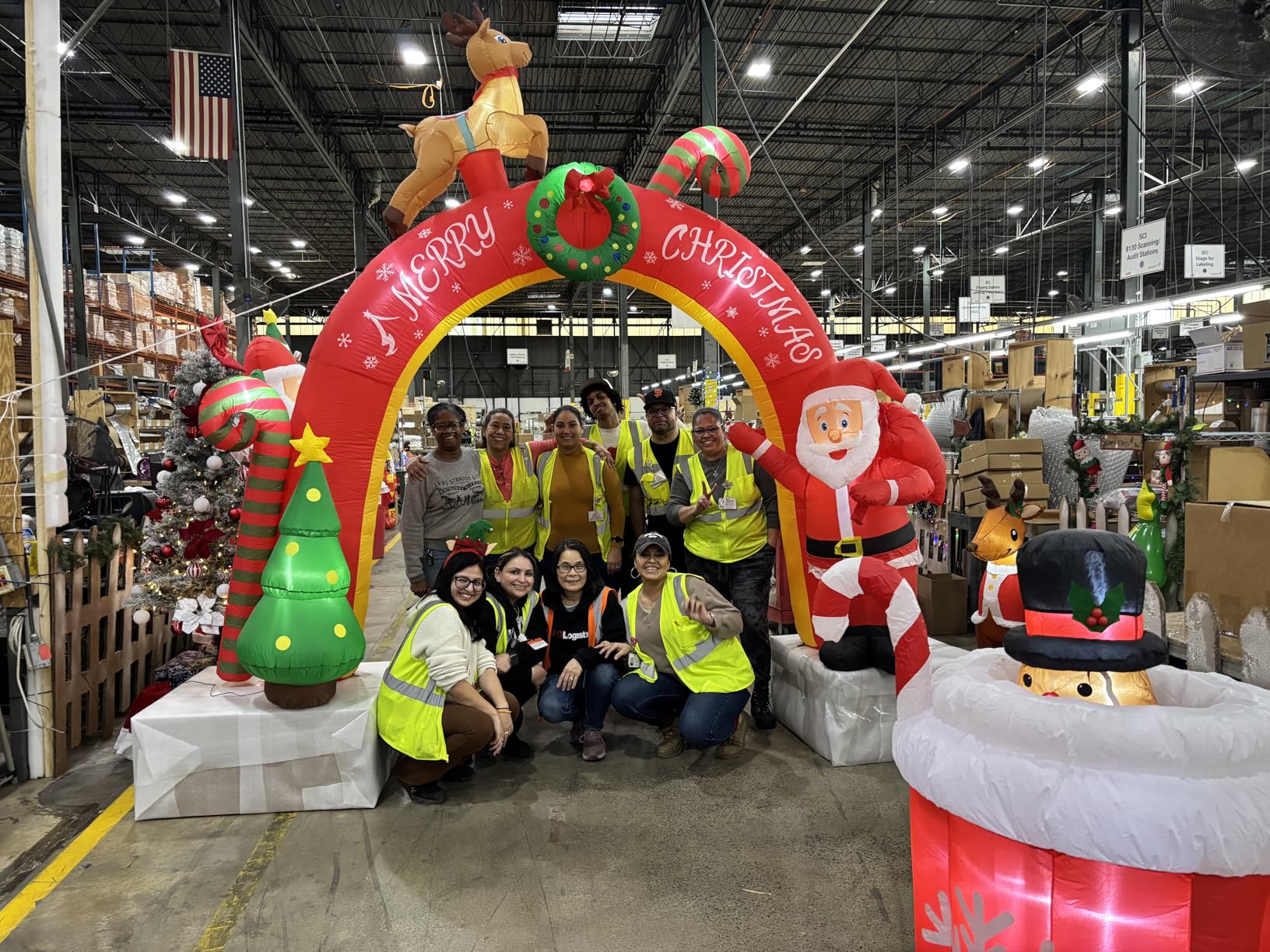TOROKOM 10FT Christmas Inflatable Decoration with Build-in LEDs, Blow Up Yard Santa Claus Decoration Christmas Archway Inflatables Decorations for Party Indoor, Outdoor, Lawn, Garden Decor customer photo 1