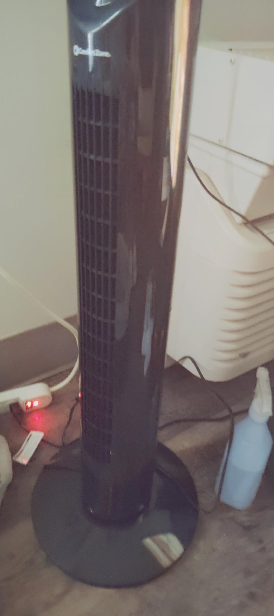 Comfort Zone 32-Inch Oscillating Tower Fan - Ultra-Slim Bladeless Design with 3 Speeds, 90° Wide Oscillation & Built-in Carry Handle - Quiet Portable Standing Fan for Bedroom, Home, or Office, Black customer photo 2
