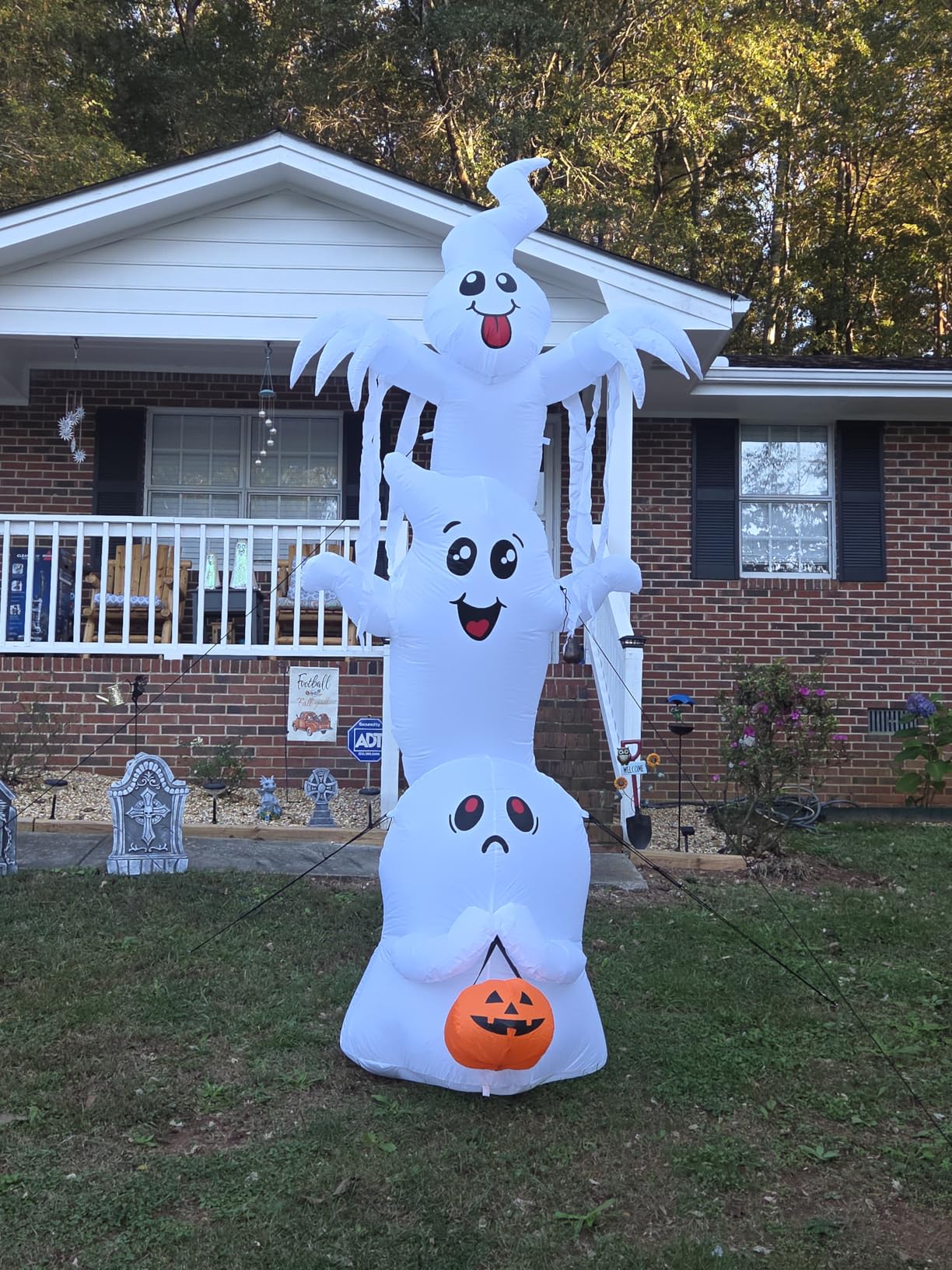 GOOSH 9.8 FT High Halloween Inflatable Overlap Ghost Outdoor Decorations Blow Up Yard with Built-in LEDs for Garden Lawn Indoor Party Decor (Three Ghosts) customer photo 1