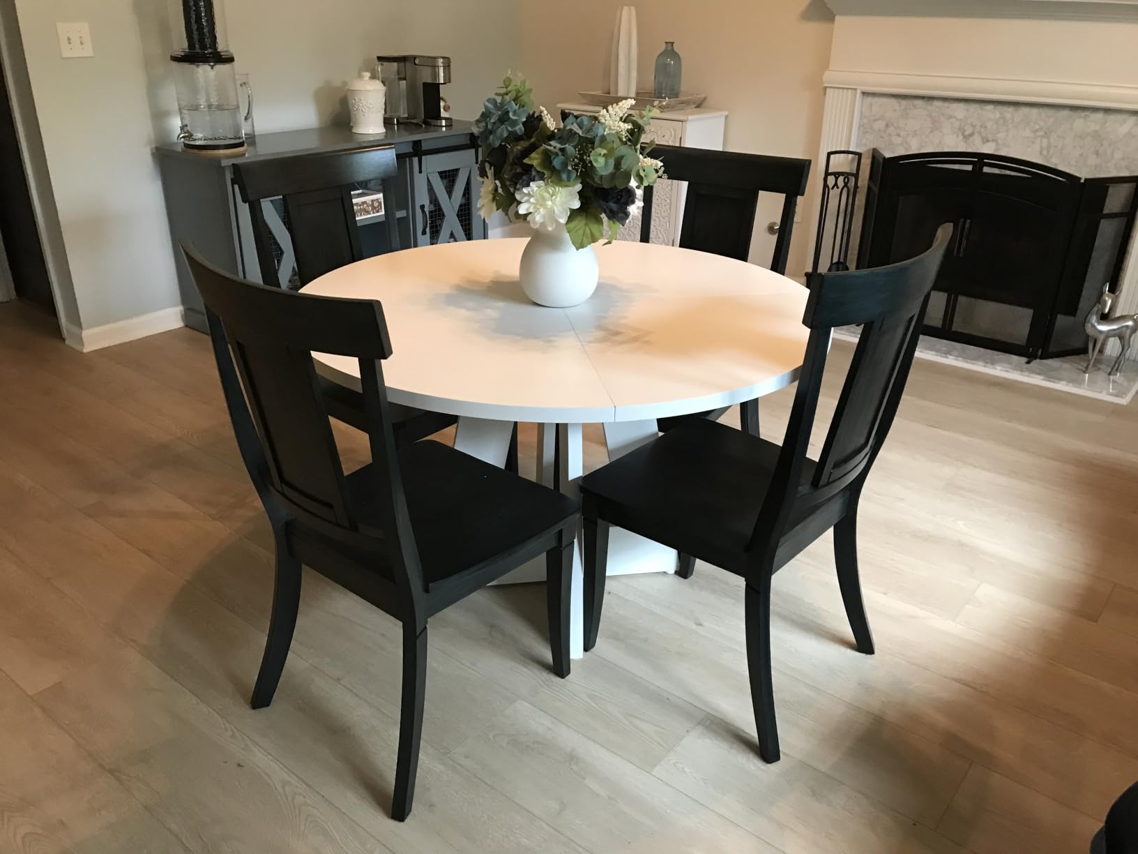 LITTLE TREE Round Dining Table for 4-6 People, 47 Inches Dining Room Table with Wooden Pedestal Base, Modern Dinner Table, Circle Kitchen Tables for Dining Room, Kitchen, Living Room (Table Only) customer photo 2