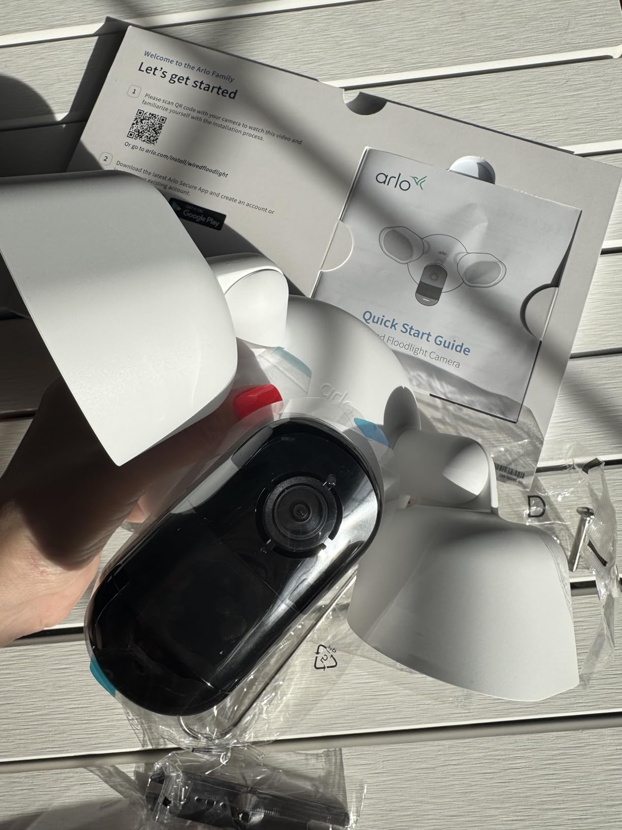 Arlo Wired Floodlight Security Camera 2K HDR - 1-Cam customer photo 1