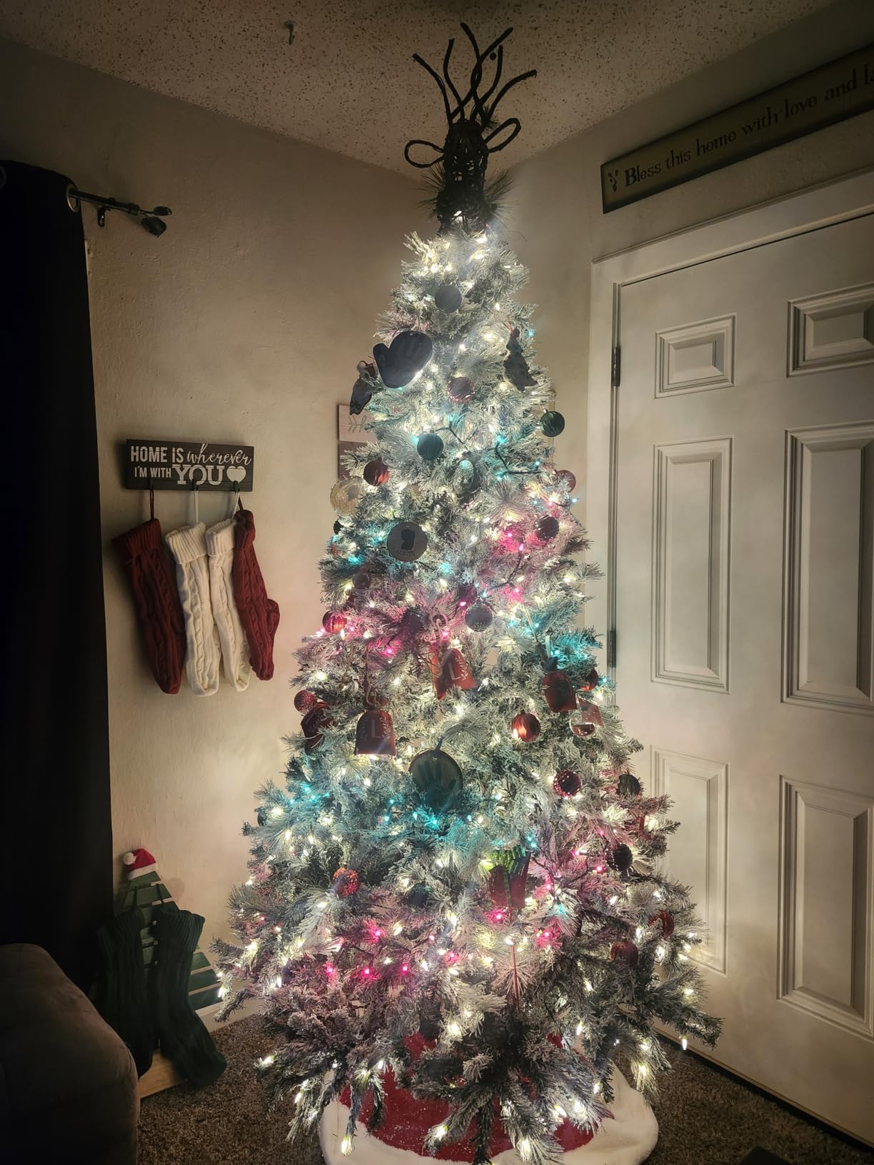 7.5FT Pre-lit Snow Flocked Christmas Tree Spruce with Remote Control, 600 Warm White Multi-Color Lights, Artificial Hinged/Feel Real/Realistic for Home, Holiday Decoration Dual Color LED customer photo 2