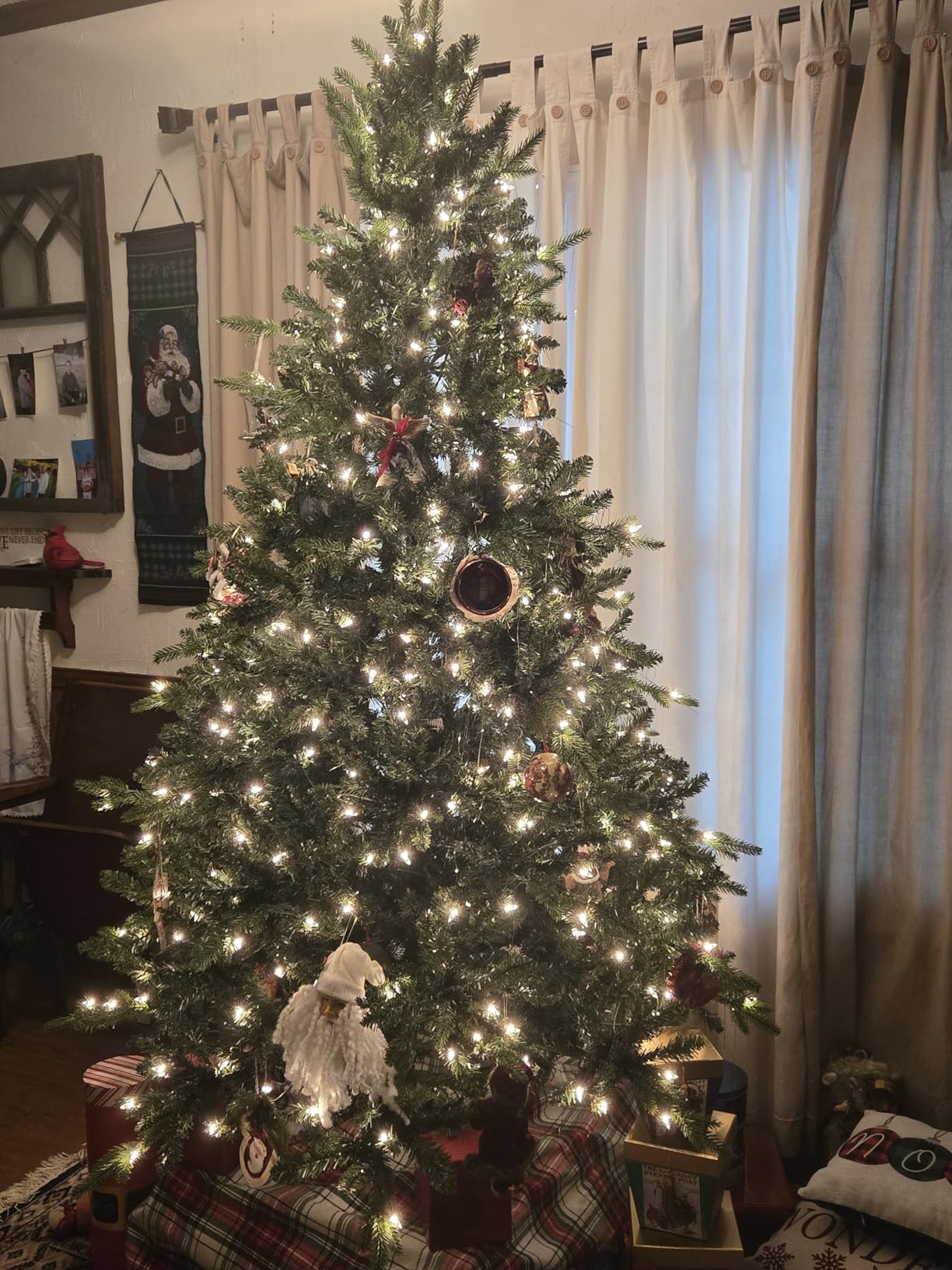 Treepool 6FT Pre-Lit Artificial Christmas Tree with 1720 PE&PVC Mixed Branch Tips, 400 Warm White Lights, Premium Hinged Design for Living Room, Foldable Base, Full Realistic Shape, Green customer photo 1