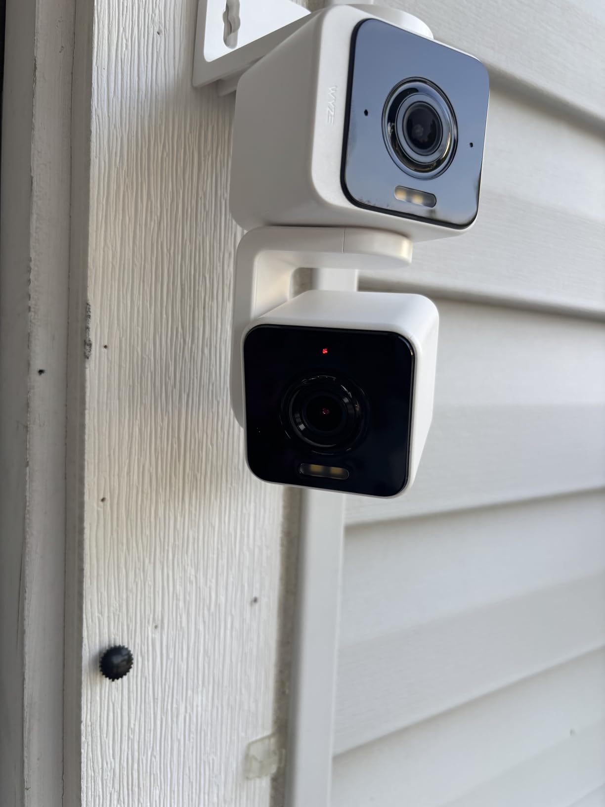 WYZE Duo Cam Pan Indoor/Outdoor IP65 2K 360° Pan/Tilt Smart Home Security Camera with Color Night Vision, Compatible with Alexa & Google Assistant, White customer photo 2