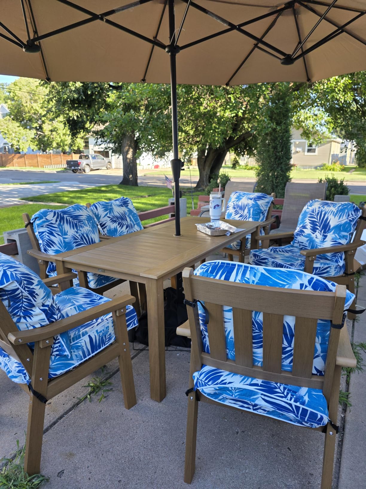 YEFU 5-Piece Patio Table Set, All-Weather HIPS, Metal Aluminum Frame, Teak | Outdoor Table and Chairs Dining Furniture Set with Umbrella Hole, Modern Plastic Dining Sets 4 Person for Outside Deck customer photo 2