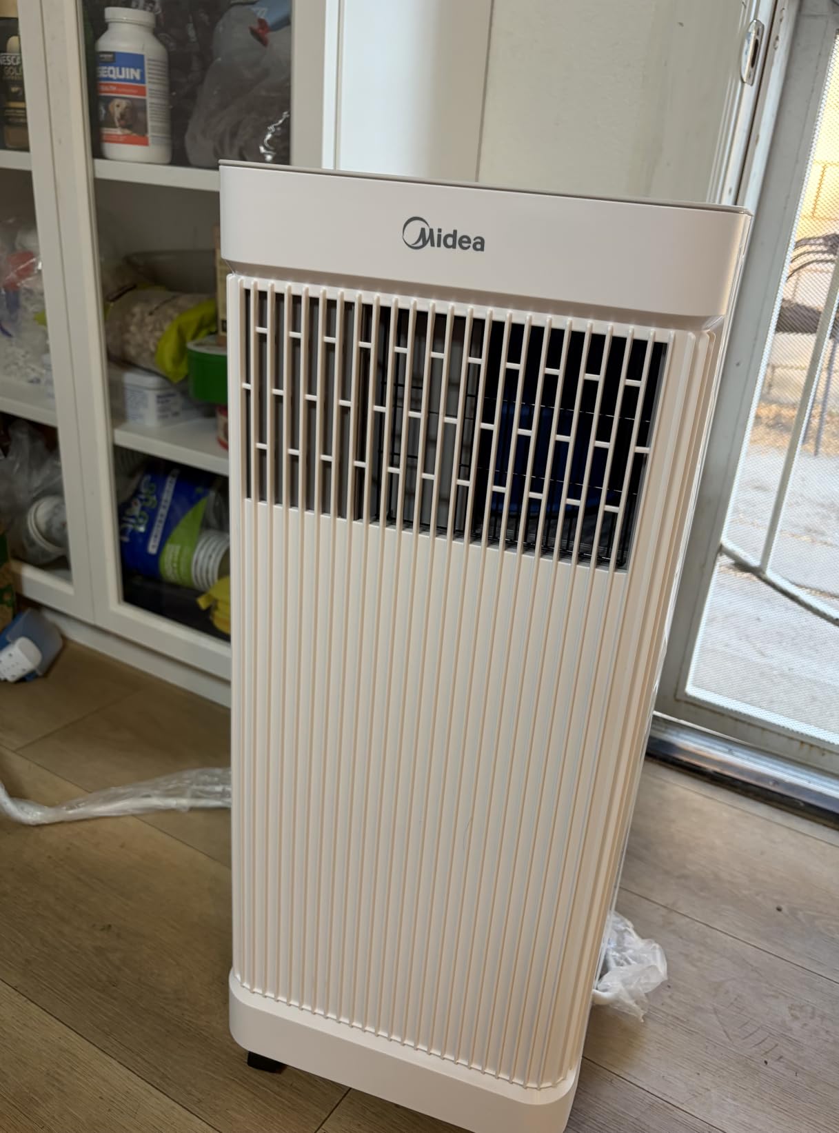 Midea 8,500 BTU ASHRAE Portable Air Conditioner, Smart Control, Cools up to 150 Sq. Ft., with Dehumidifier & Fan mode, Easy-to-use Remote Control & Window Installation Kit Included customer photo 1