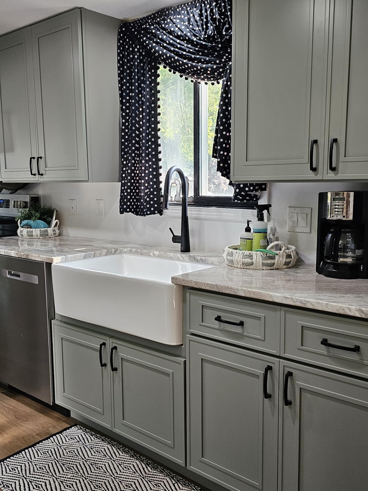 Farmhouse Sink - 33 Inch White Farmhouse Sink Fireclay Reversible Apron Front 33x20 Undermount Installation Country Style Barn Farmers Single Bowl Farm Sinks For Kitchen Basin customer photo 1