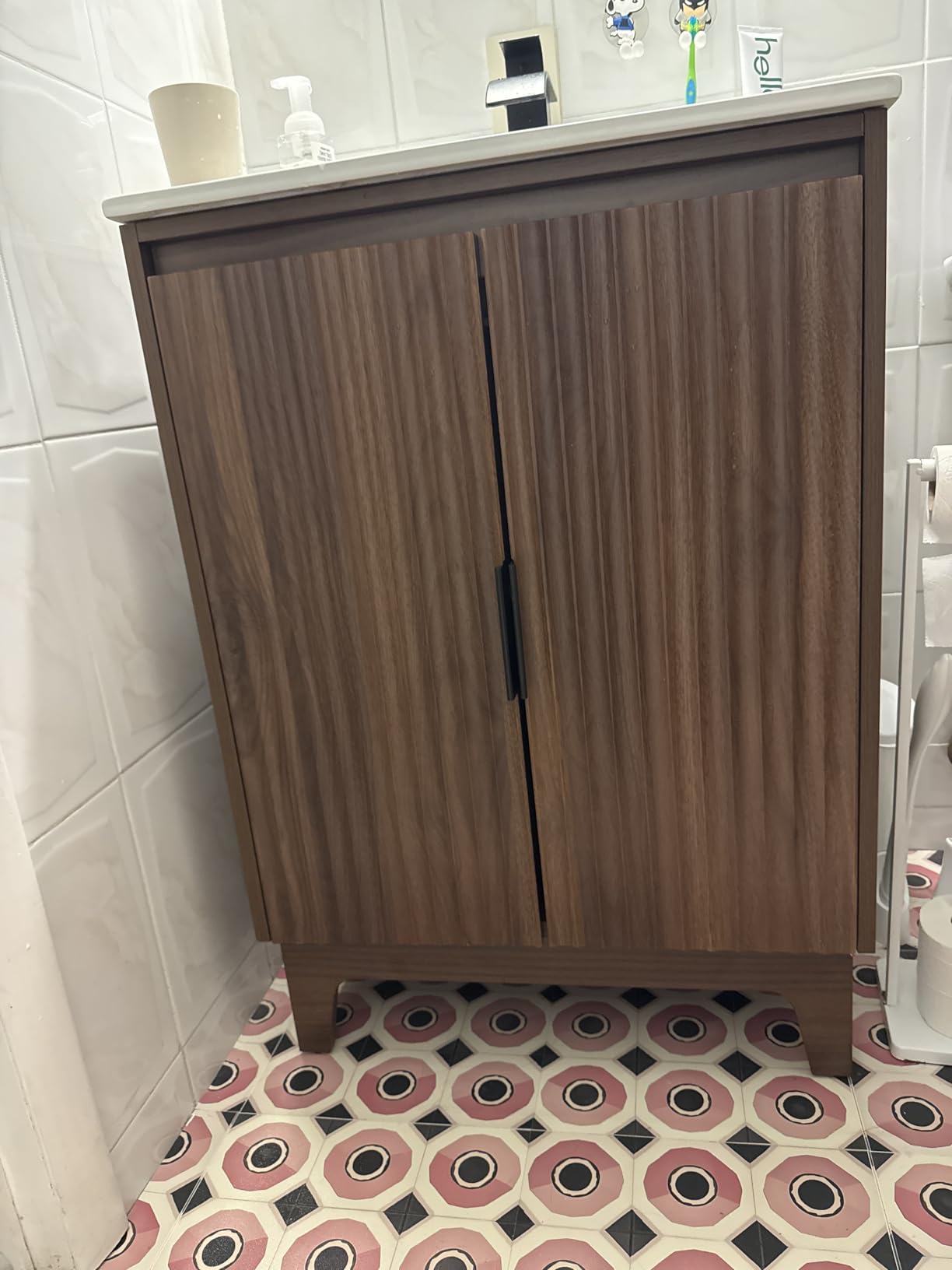 VINGLI 24 Inch Bathroom Vanity with Sink, Mid-Century Modern Vanity with Ceramic Basin and Fluted Soft-Close Doors, U-Shape Storage Shelf, Free Standing Small Bathroom Sink Cabinet Combo Set, Walnut customer photo 2