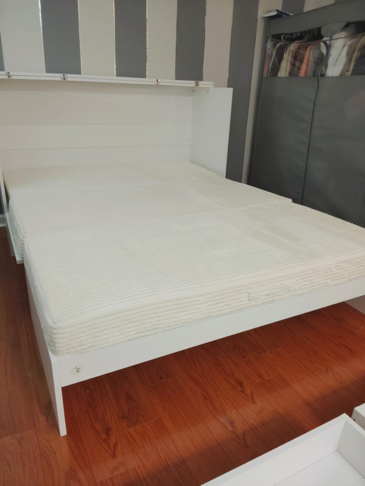 LIVAUVEAD Twin Murphy Bed with Built-in Charging Station, Space-Saving Murphy Bed Chest Twin with Drawer, Foldable, for Home Office Guest Room Bedroom White customer photo 2