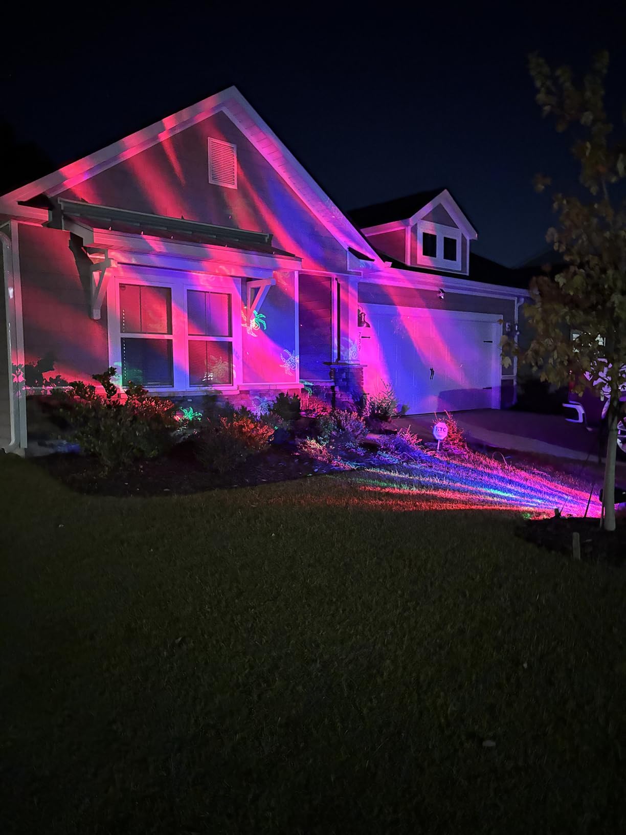Govee Outdoor Projector Light, Upgraded Aurora Star Projector with 16 RGB Patterns for Patio, 50+ Scene Modes for Indoor & Outdoor Holiday Decor, Works with Alexa, Google, Matter, IP65 Waterproof customer photo 2