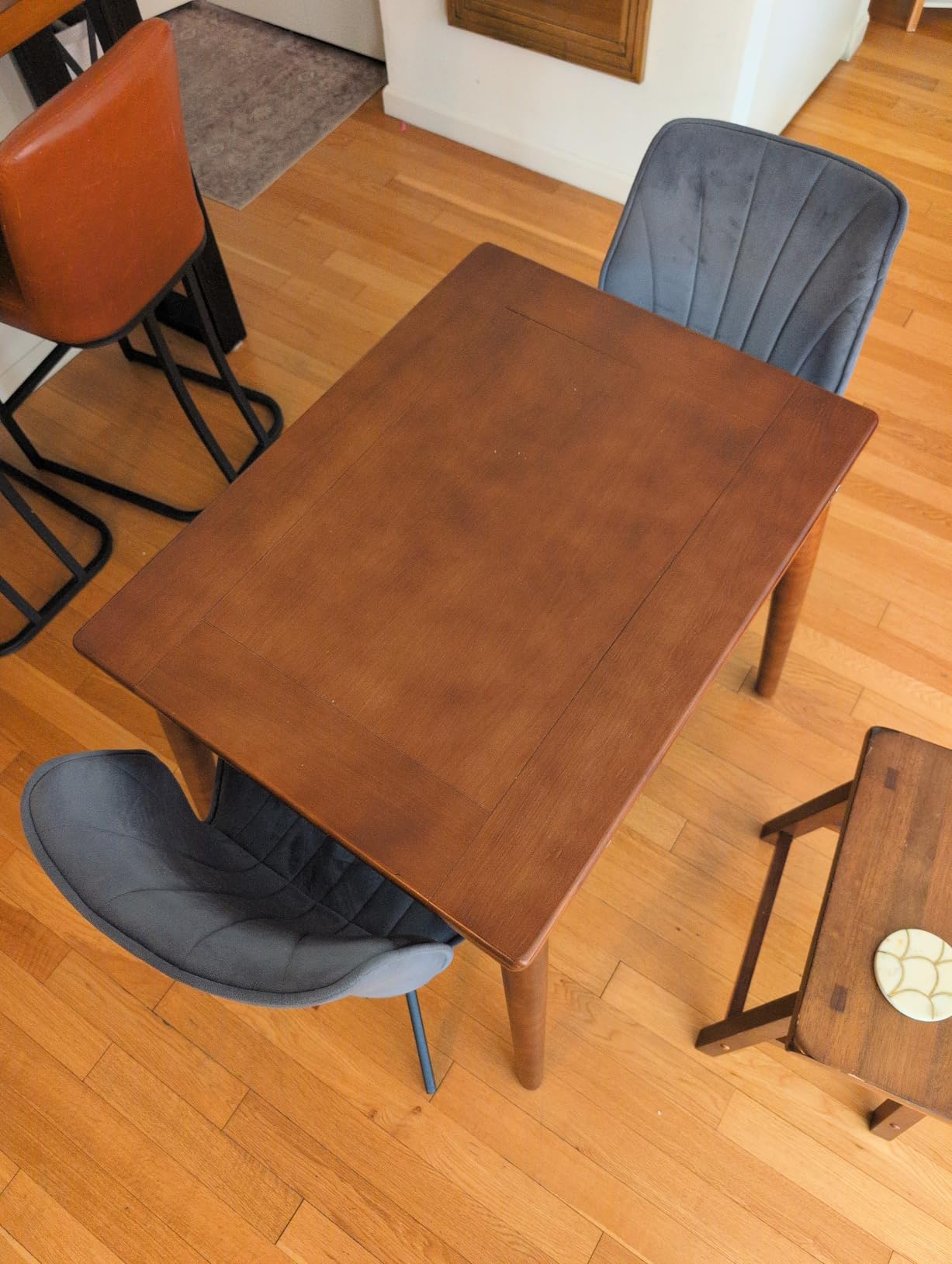 Solid Wood Small Dining Table for 2-6, 23.6