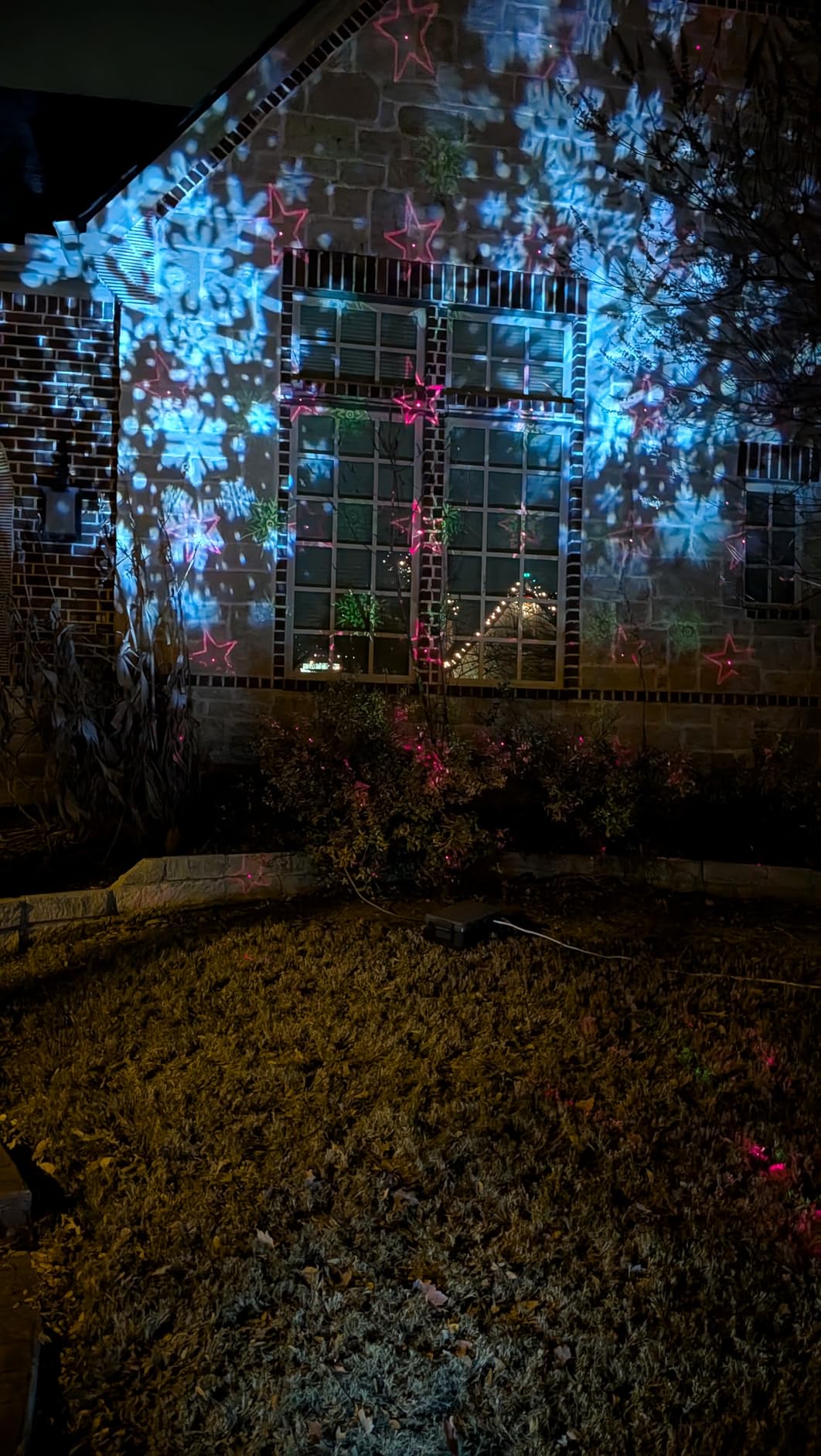 Christmas Snowflake Projector HD Lights Outdoor, Dual-Head Snowfall Led Lights with Remote, IP65 Waterproof, for Halloween Xmas New Year Holiday Party Decoration customer photo 2