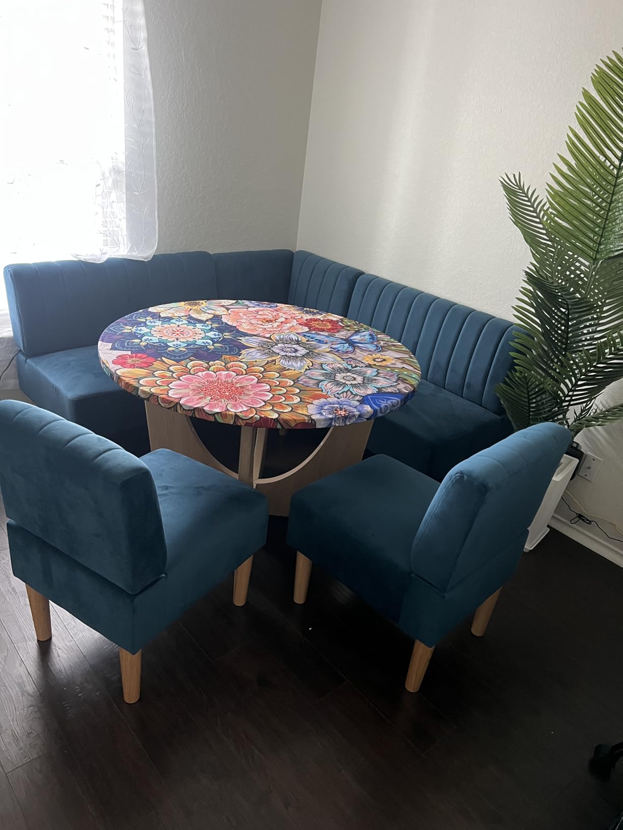 Round Dining Table Set with Loveseat & Chairs, 47 Inch Farmhouse 5-Piece Round Table Setting for 4 to 6, Wood Circle Table and Chairs Set for Kitchen, Breakfast Nook, Indoor Conversational Seating customer photo 1