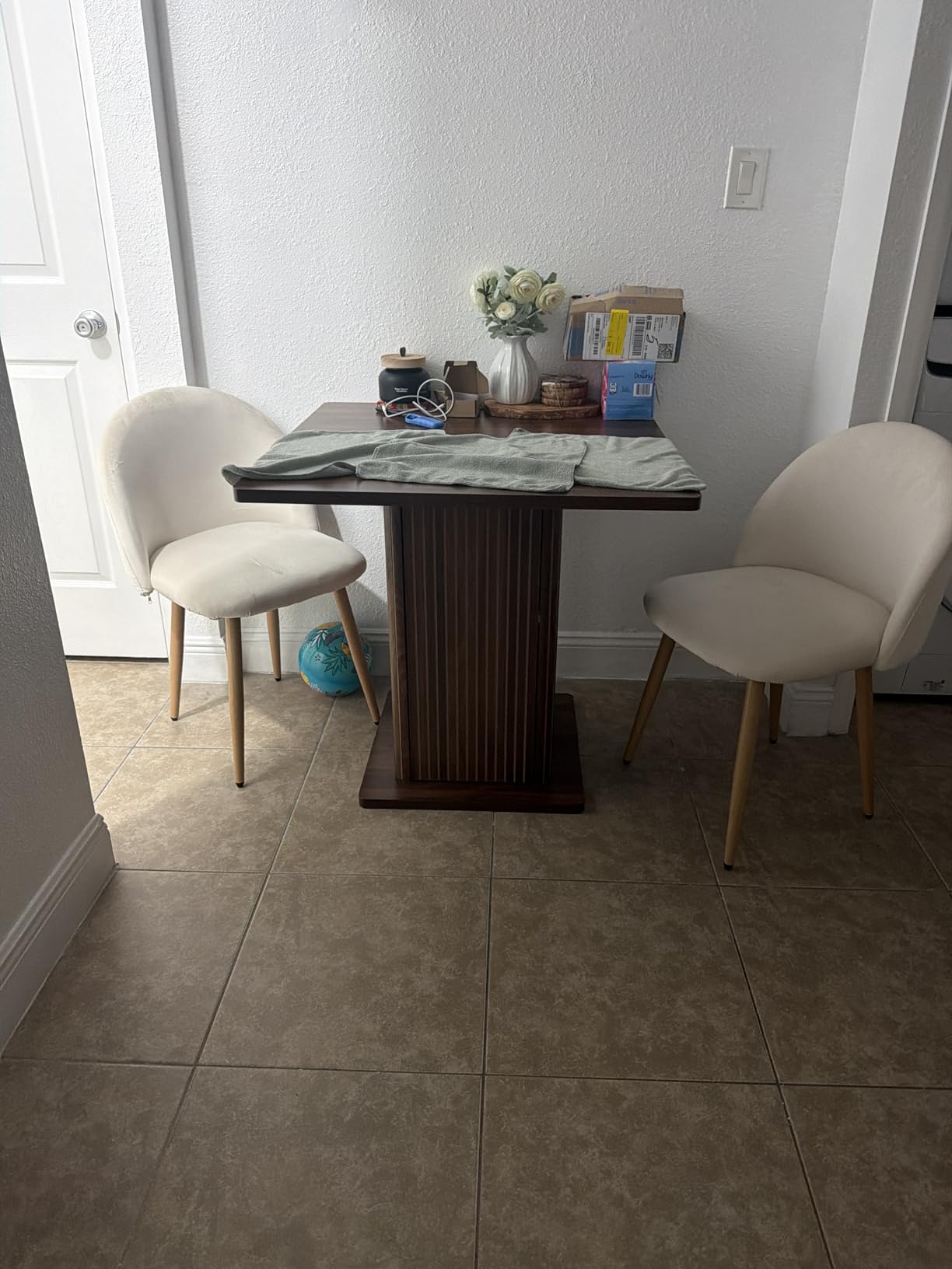 Extendable Kitchen Dining Table for 4-6, 47-65 Inch Rectangle Dining Room Table with 2 Doors, Large Storage, Mid Century Modern Dinner Furniture, Living Room, Space Saving, Square, Fluted, Walnut customer photo 2