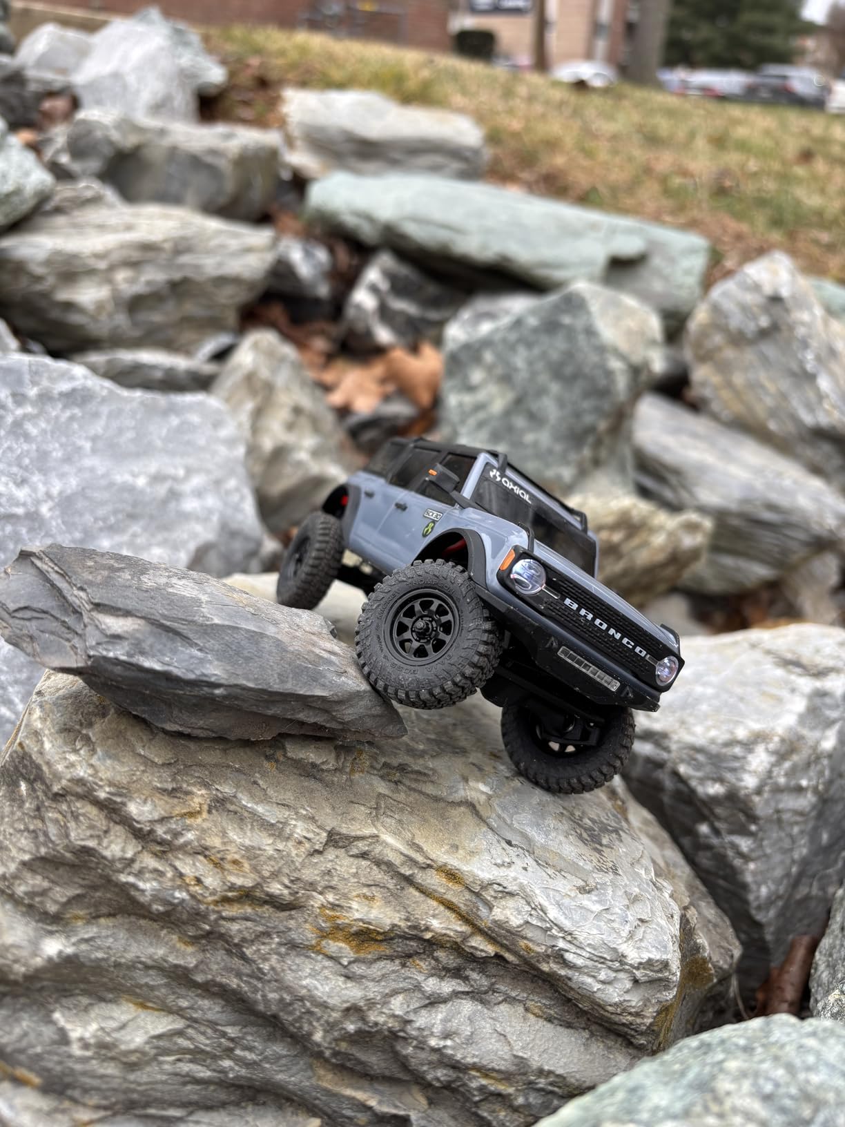 Axial 1/30 SCX30 Ford Bronco 4X4 RTR Brushed RC Rock Crawler, Blue customer photo 1