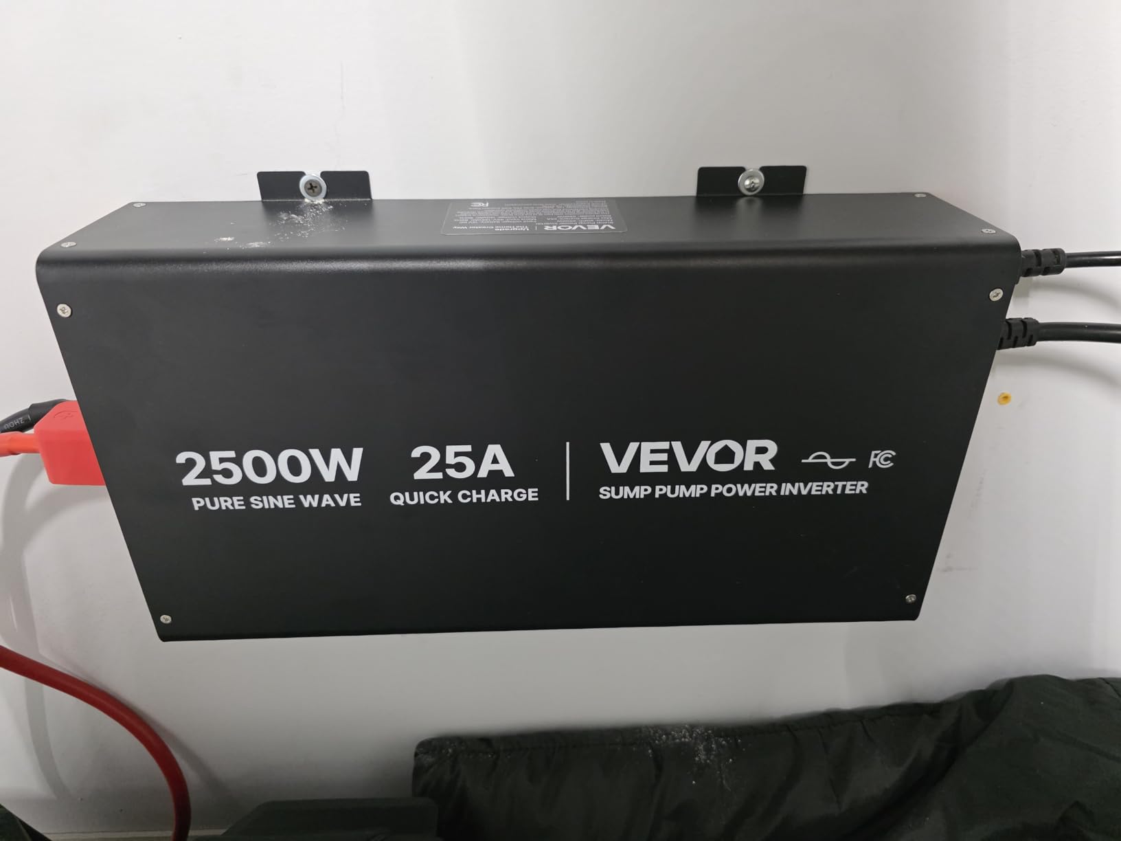 VEVOR 2500W Sump Pump Battery Backup System, LCD Display, Pure Sine Wave customer photo 1