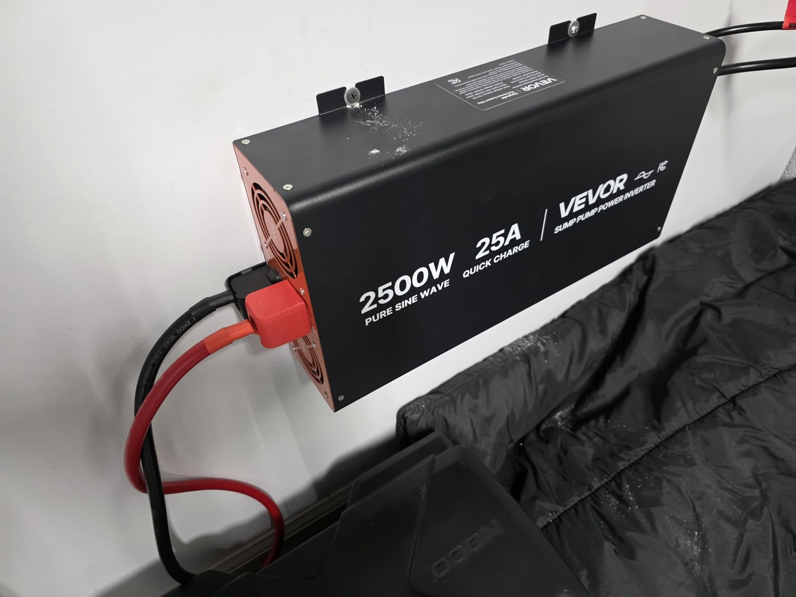 VEVOR 2500W Sump Pump Battery Backup System, LCD Display, Pure Sine Wave customer photo 2