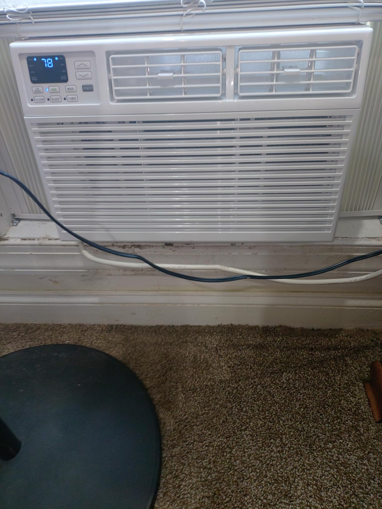 Electactic Window Air Conditioner 10,000 BTU, Air Conditioner Window Unit Up to 450 Sq.Ft, 3 Fan Speeds, Easy Install, Energy Efficient, Washable Filter, White customer photo 1