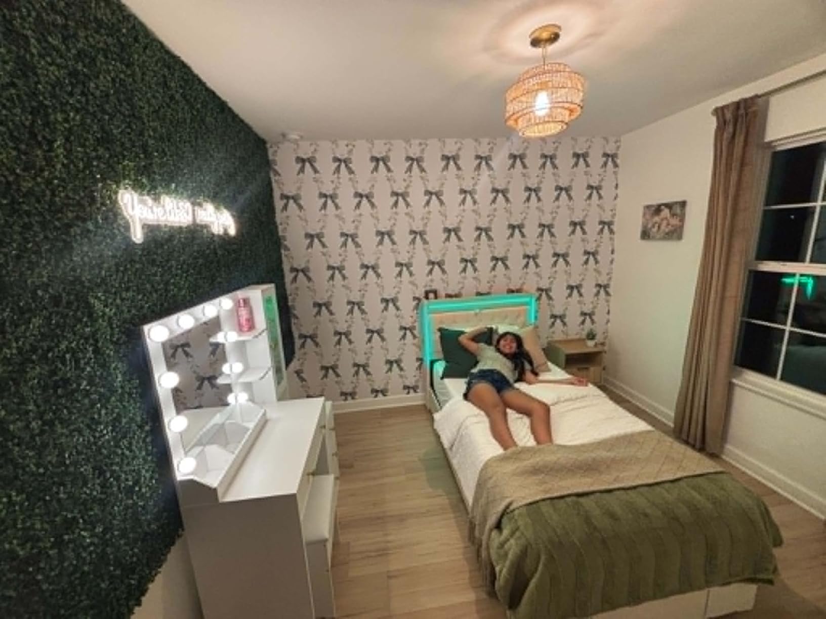 Xixini Vanity Desk with Mirror and Lights, Makeup Vanity Table Set with 5 Storage Drawers, Power Outlet, Small Dressing Table with RGB Ambient Light, Adjustable Brightness for Girls Bedroom, White customer photo 1