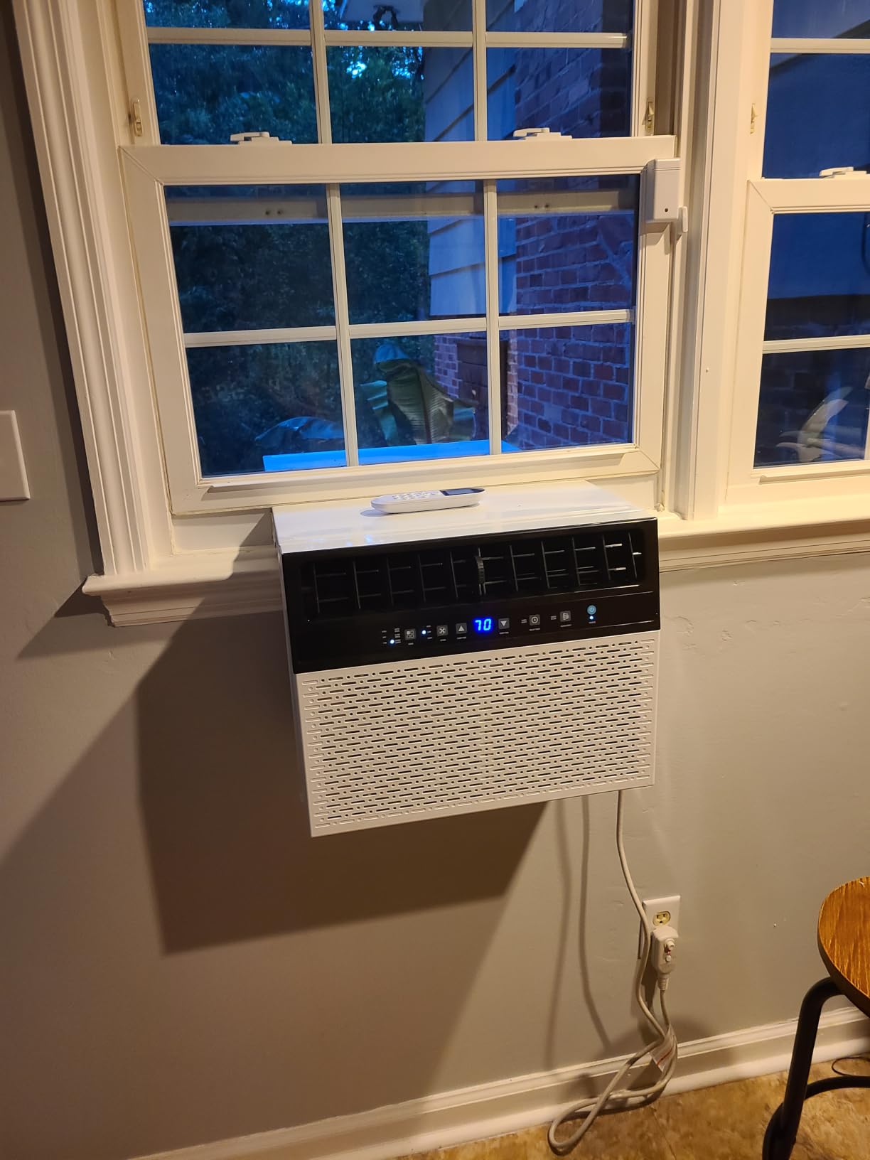 Manastin 12,000 BTU U Shaped Window Air Conditioner - Cools 550 Sq Ft, Energy-saving Window AC Units with Open Window Flexibility Easy to Install, Remote Control customer photo 2