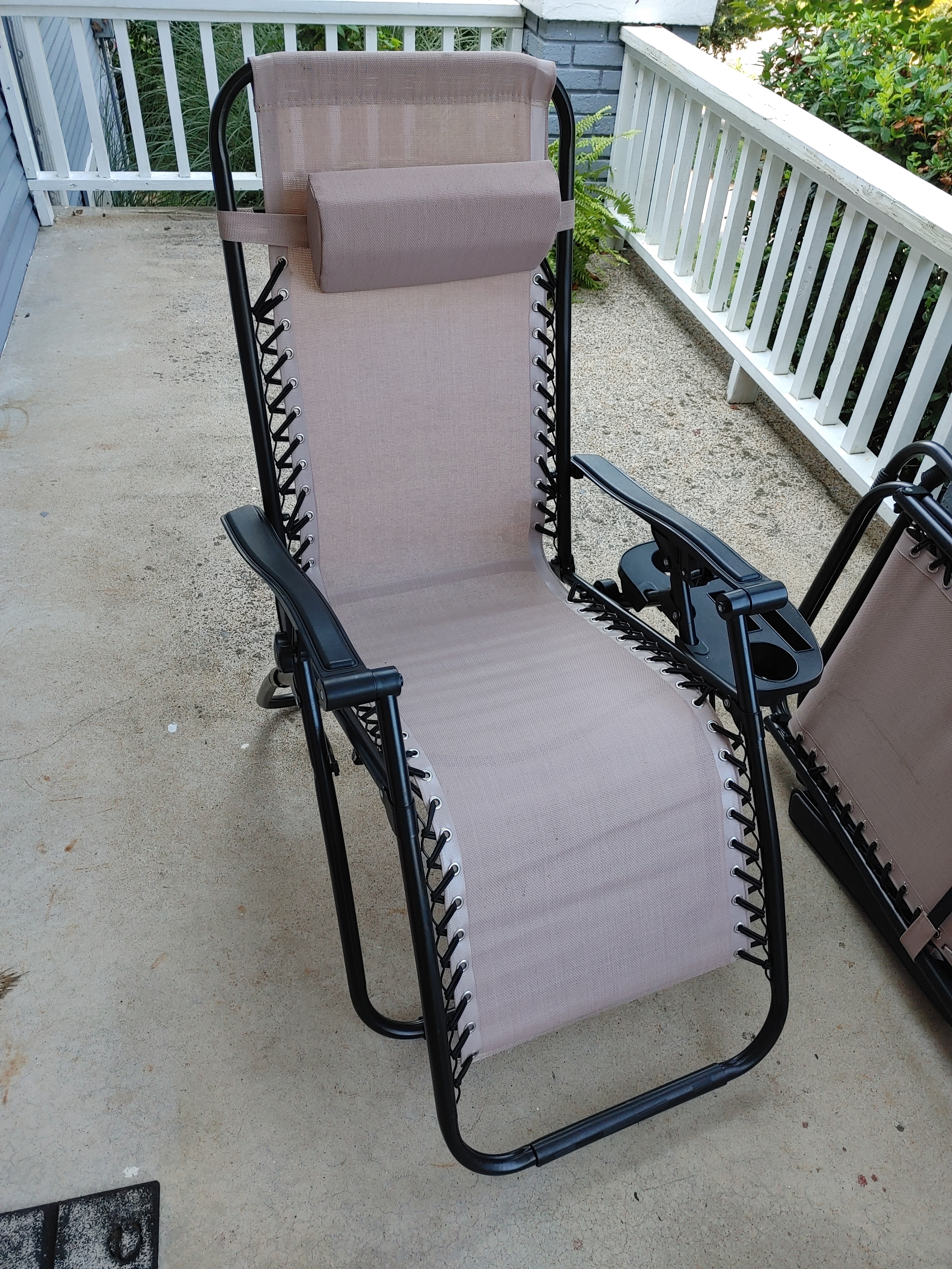 Devoko Padded Zero Gravity Chair, Foldable Anti Gravity Recliner for Patio with Cup Holder, Heavy Duty Folding Lawn Chair for Camping Outdoor, Supports 350 LBS, Blue customer photo 2