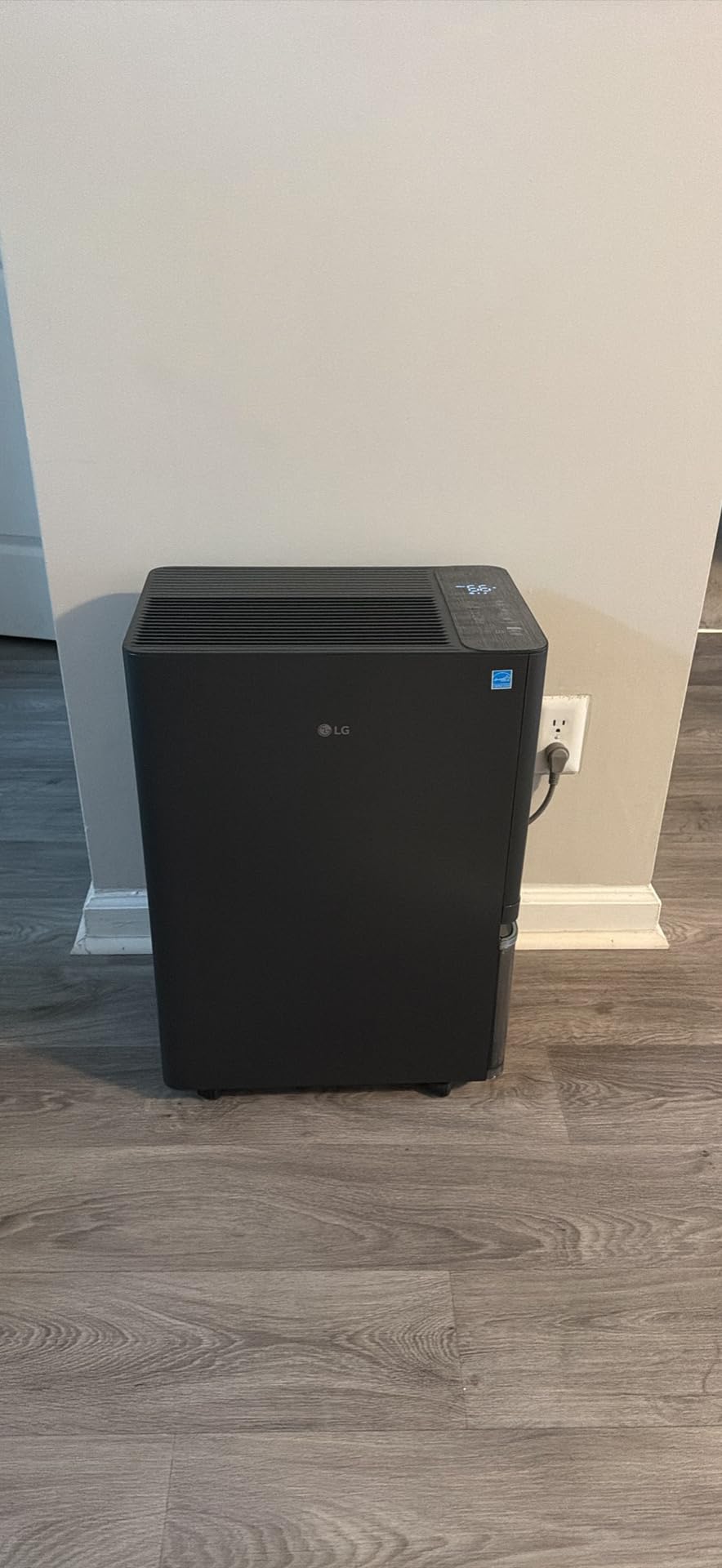 LG PuriCare 50 Pint/day, Energy Star, w/WiFi, Smart Compressor Dehumidifier with Drain Hose, Auto Shut off, Quiet, perfect for Basement, Bedroom, Home customer photo 1