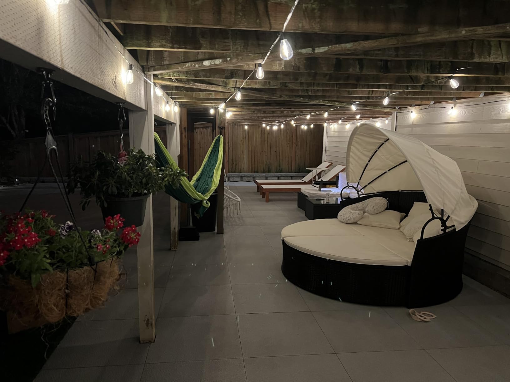 Tangkula Outdoor Patio Round Daybed with Retractable Canopy, Black Rattan Wicker Furniture Sectional Seating with Cushions and Throw Pillows, Seating Separates Cushioned Seats for Backyard (Brown) customer photo 1