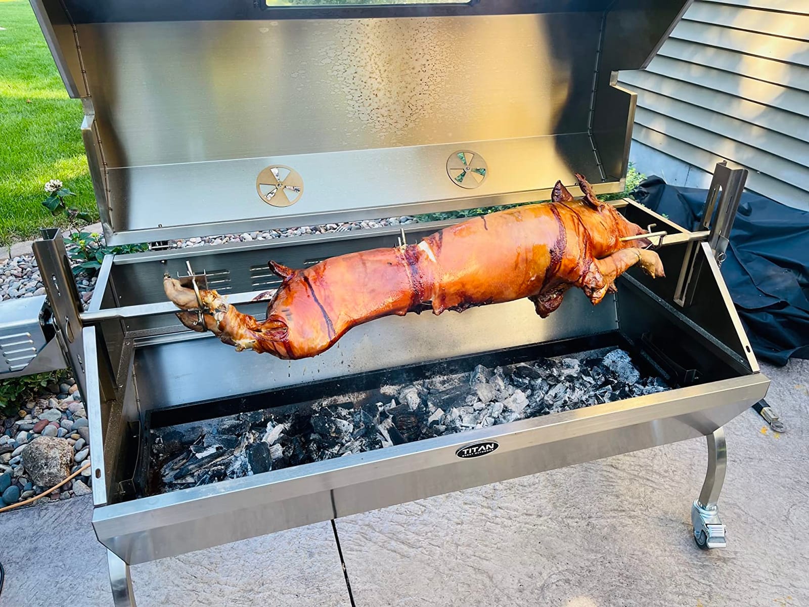 Ash & Ember 25 Watt Stainless Steel BBQ Rotisserie Grill, Rated 125 LB for Medium Game, Hood with Viewing Window, Portable Electric Outdoor Roaster with Dual Prongs, Single Leg Bracket, and Spine Fork customer photo 2