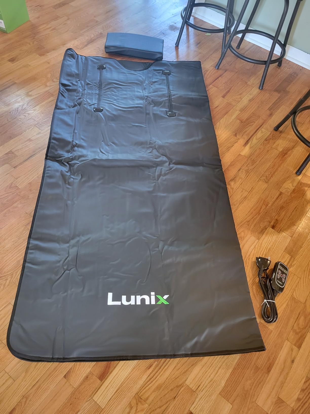 Lunix LX17 Infrared Sauna Blanket, Portable Sauna Bag for Relaxation, Detox & Stress Relief, Adjustable Heat 77-176°F, Far Infrared Blanket with Pillow, Wrap & Hot Cold Gel Pack - Jet Black customer photo 2