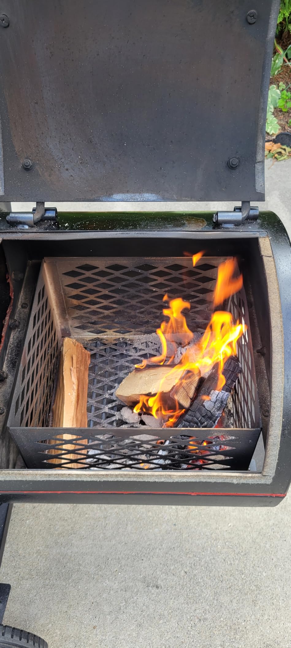 Oklahoma Joe's Highland Offset Reverse Flow Offset Charcoal Smoker and Grill With 1093 sq. in. Cooking Area in Black customer photo 1